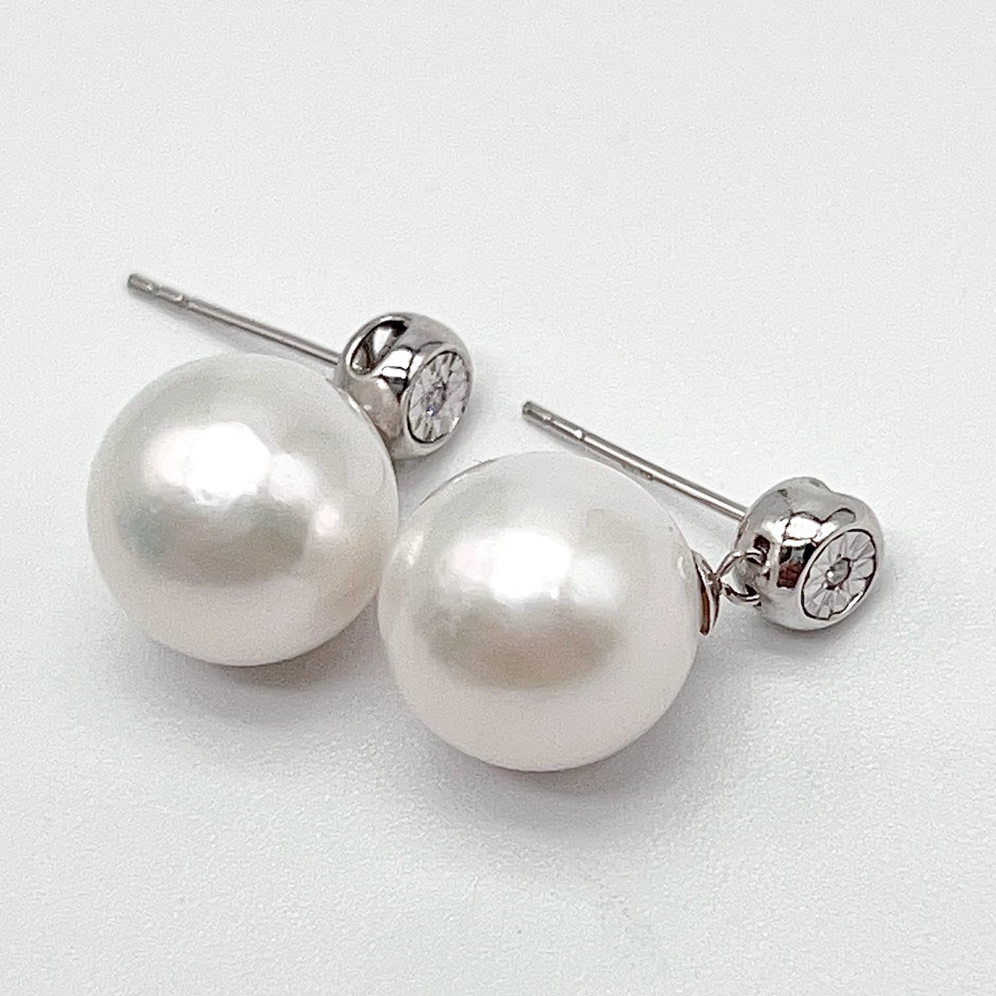 Classic. Edison Pearl Earring Stud With Diamond . Bubble Pop