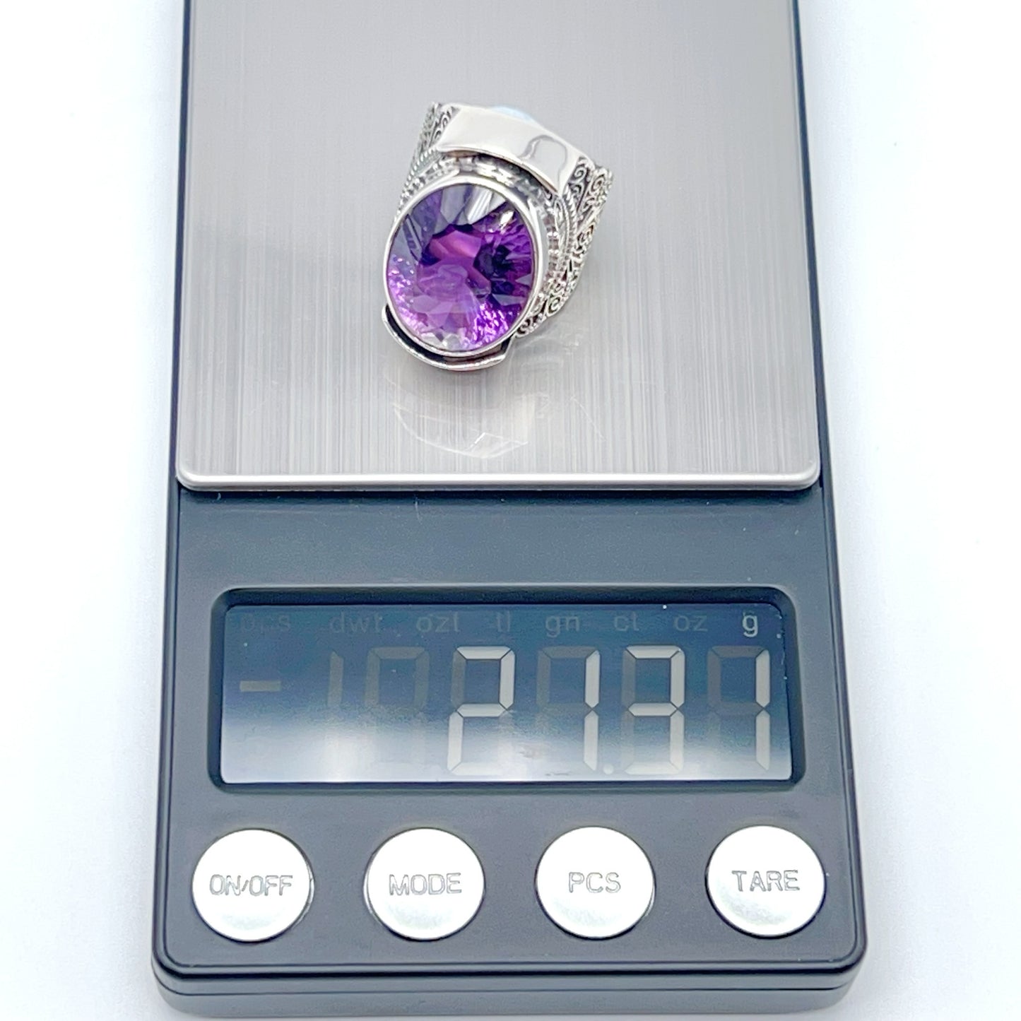 Retro Wind . Amethyst Ring in Silver 925. Oval