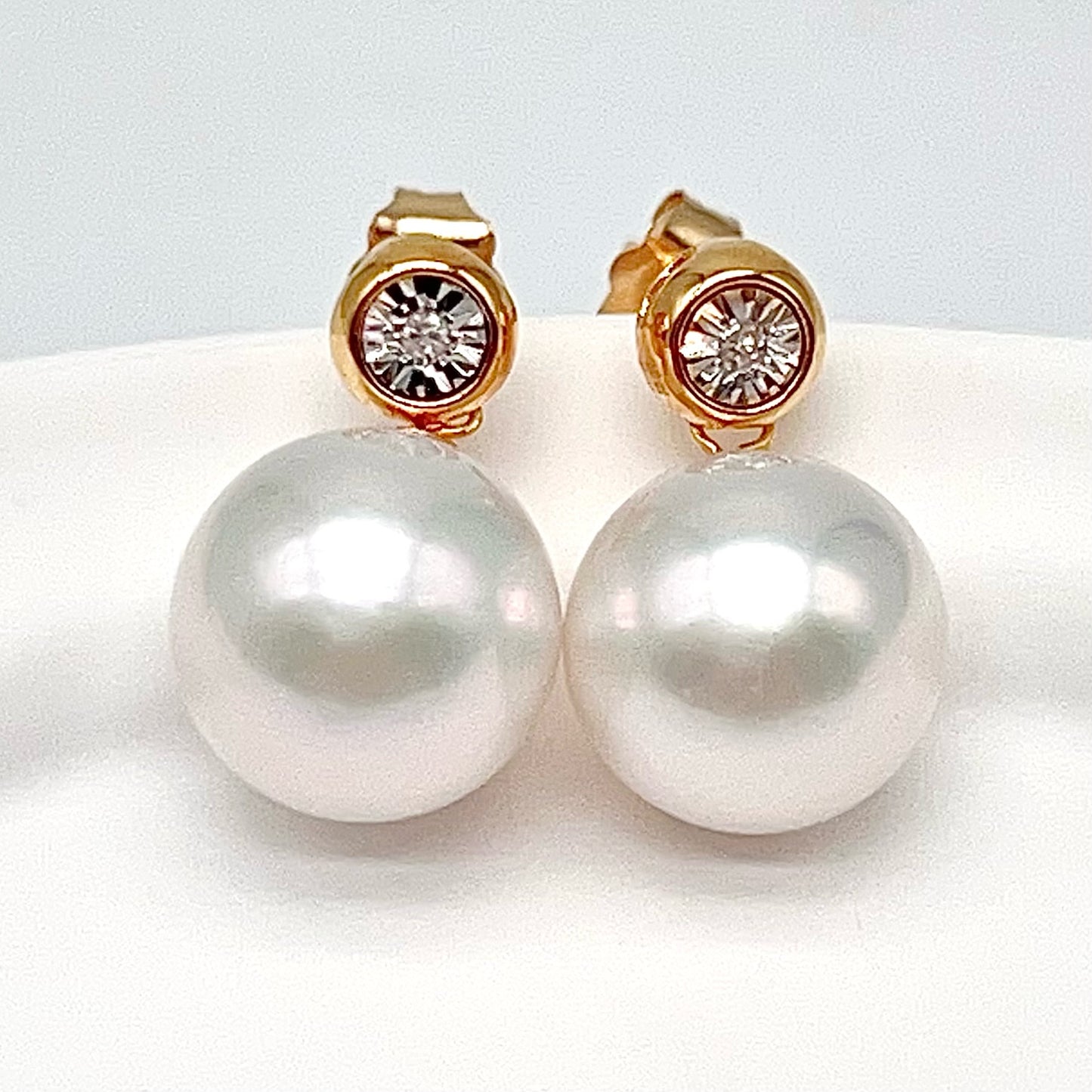 Classic. Edison Pearl Earring Stud With Diamond . Bubble Pop