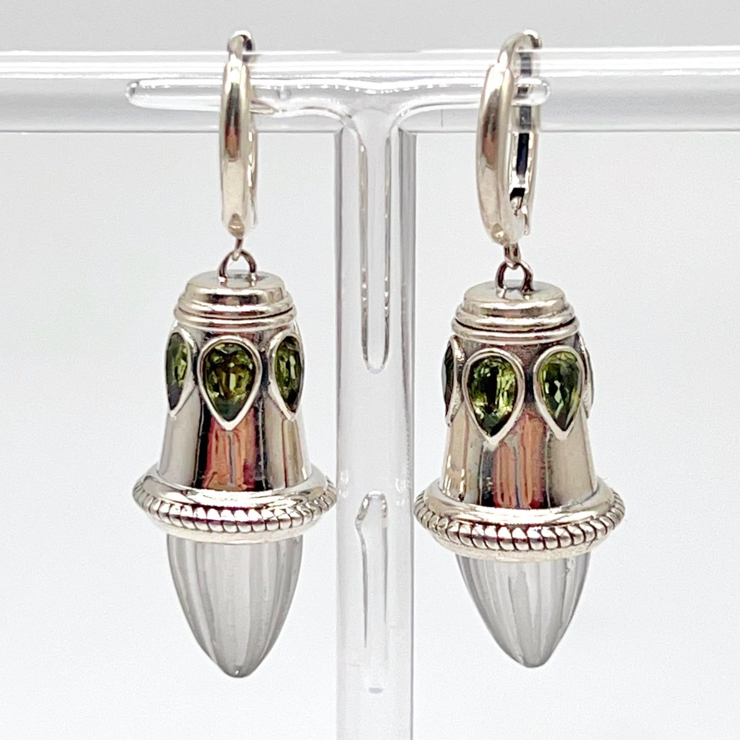 Retro Wind . Earring of Quartz in Bullet Shape with Peridot in Silver 925