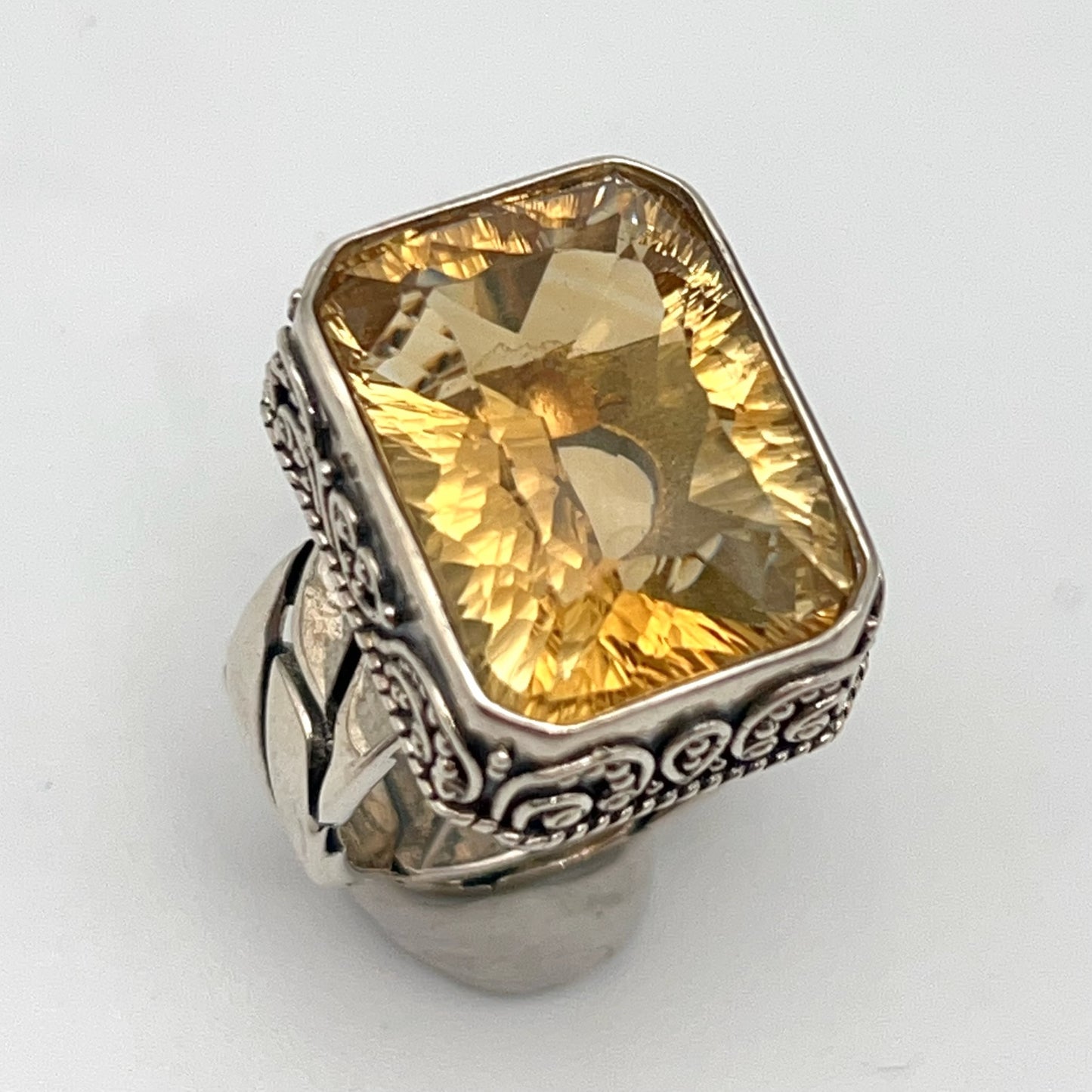 Retro Wind . Ring of Citrine in Silver 925. Rectangle . Decorative Texture