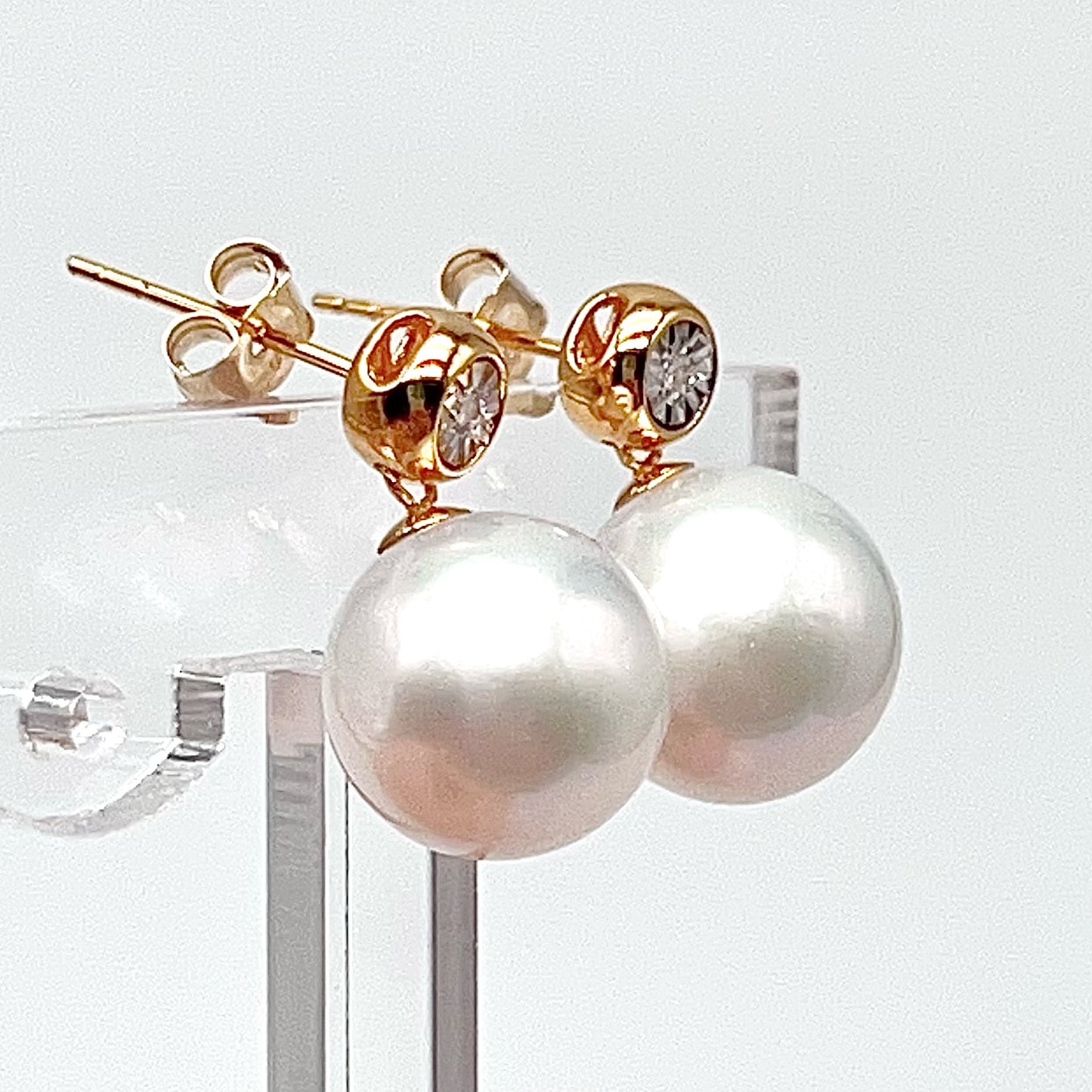 Classic. Edison Pearl Earring Stud With Diamond . Bubble Pop