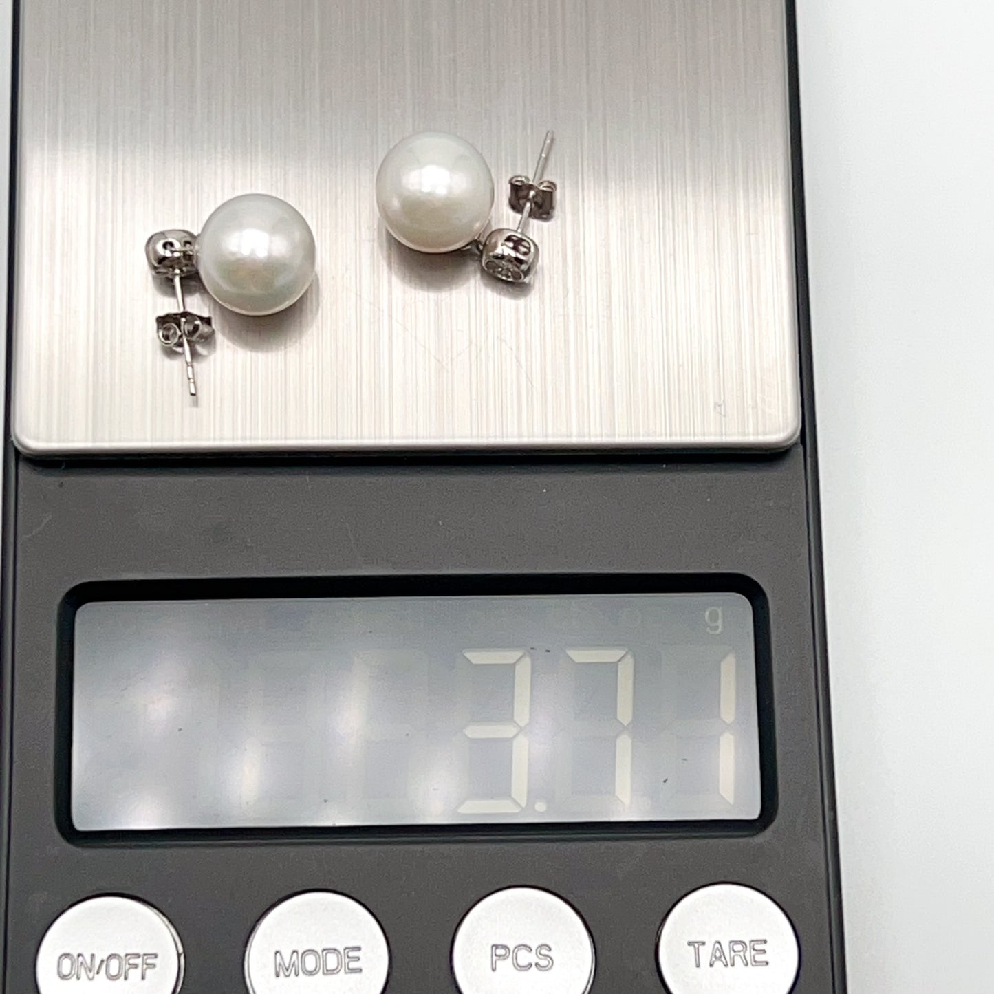 Classic. Edison Pearl Earring Stud With Diamond . Bubble Pop