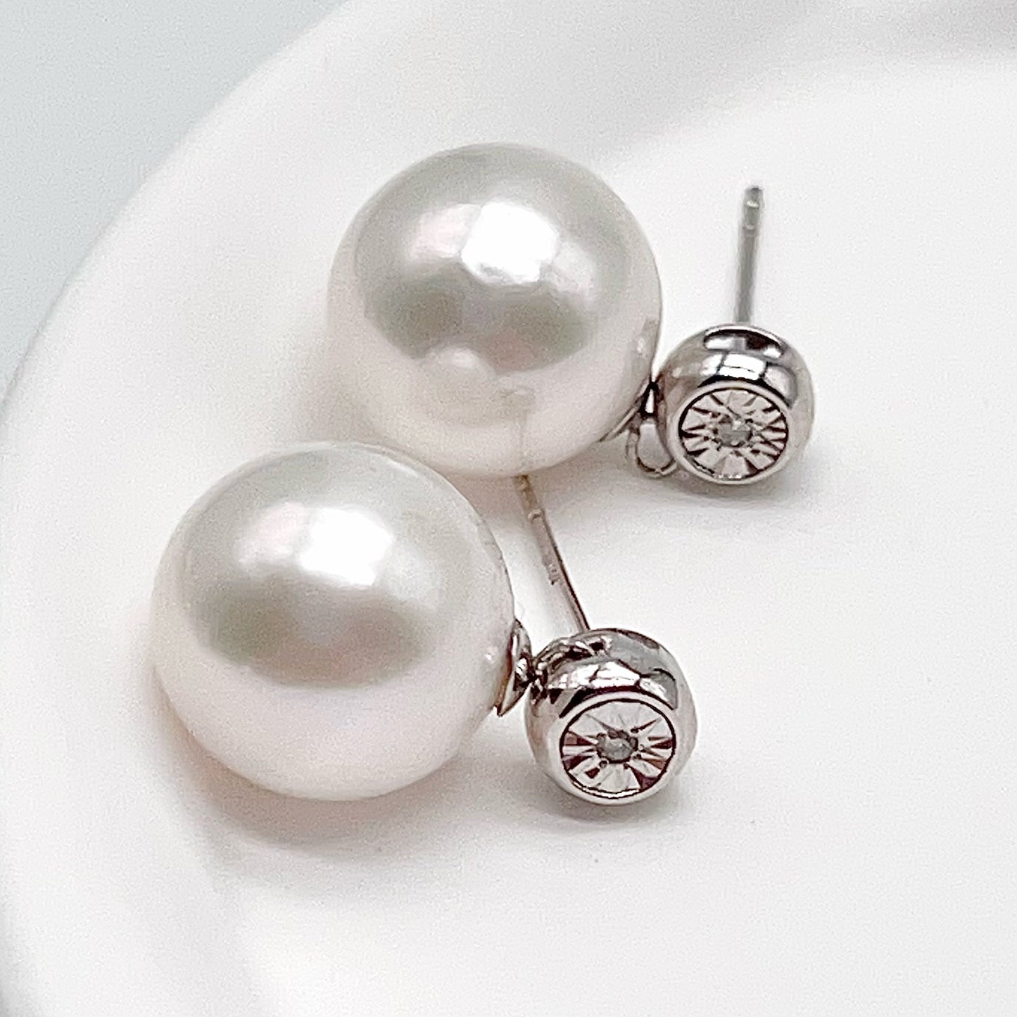 Classic. Edison Pearl Earring Stud With Diamond . Bubble Pop