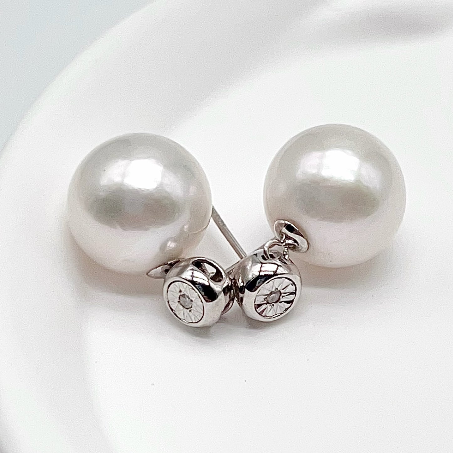 Classic. Edison Pearl Earring Stud With Diamond . Bubble Pop