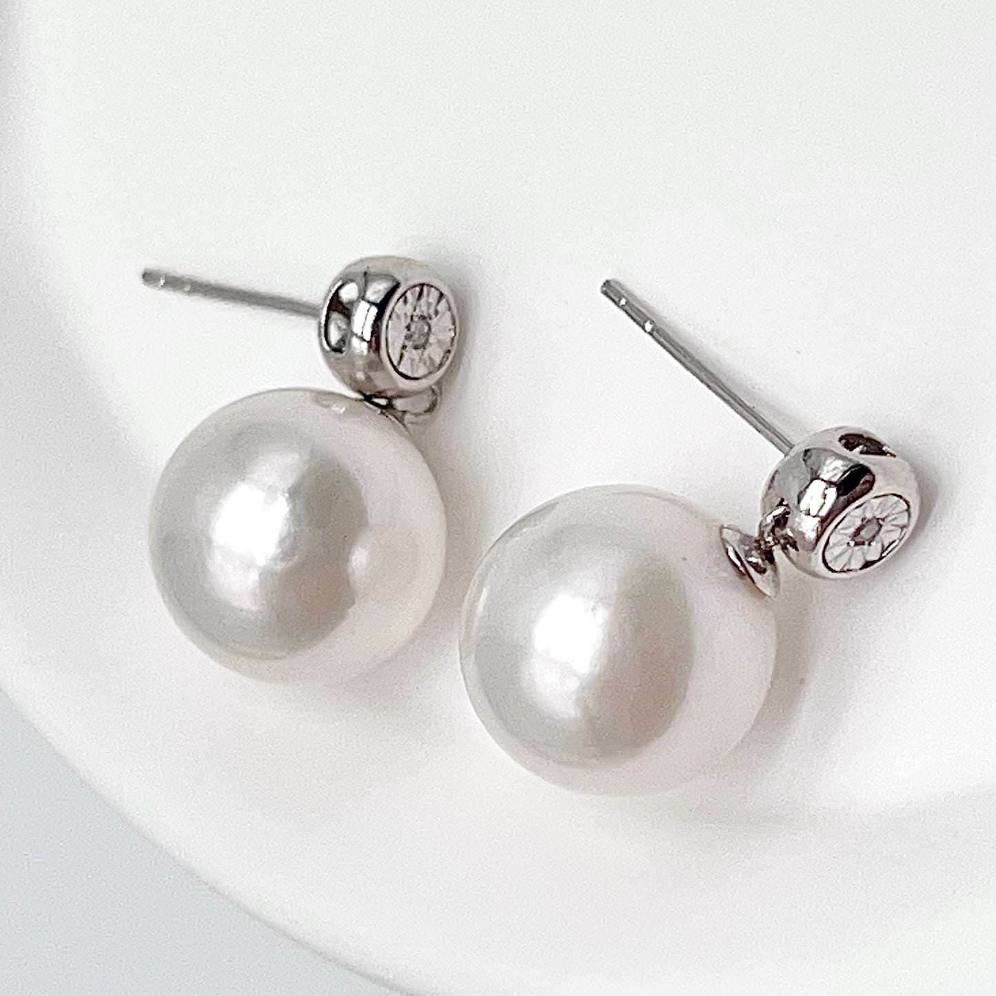 Classic. Edison Pearl Earring Stud With Diamond . Bubble Pop