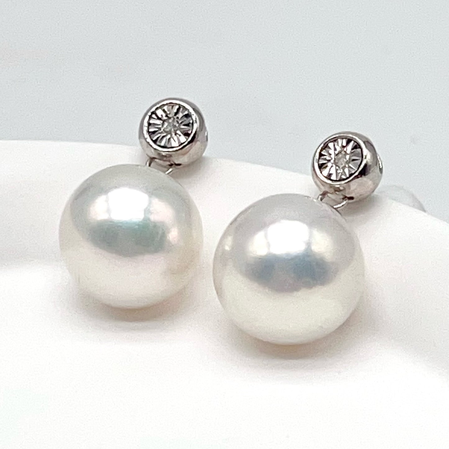 Classic. Edison Pearl Earring Stud With Diamond . Bubble Pop