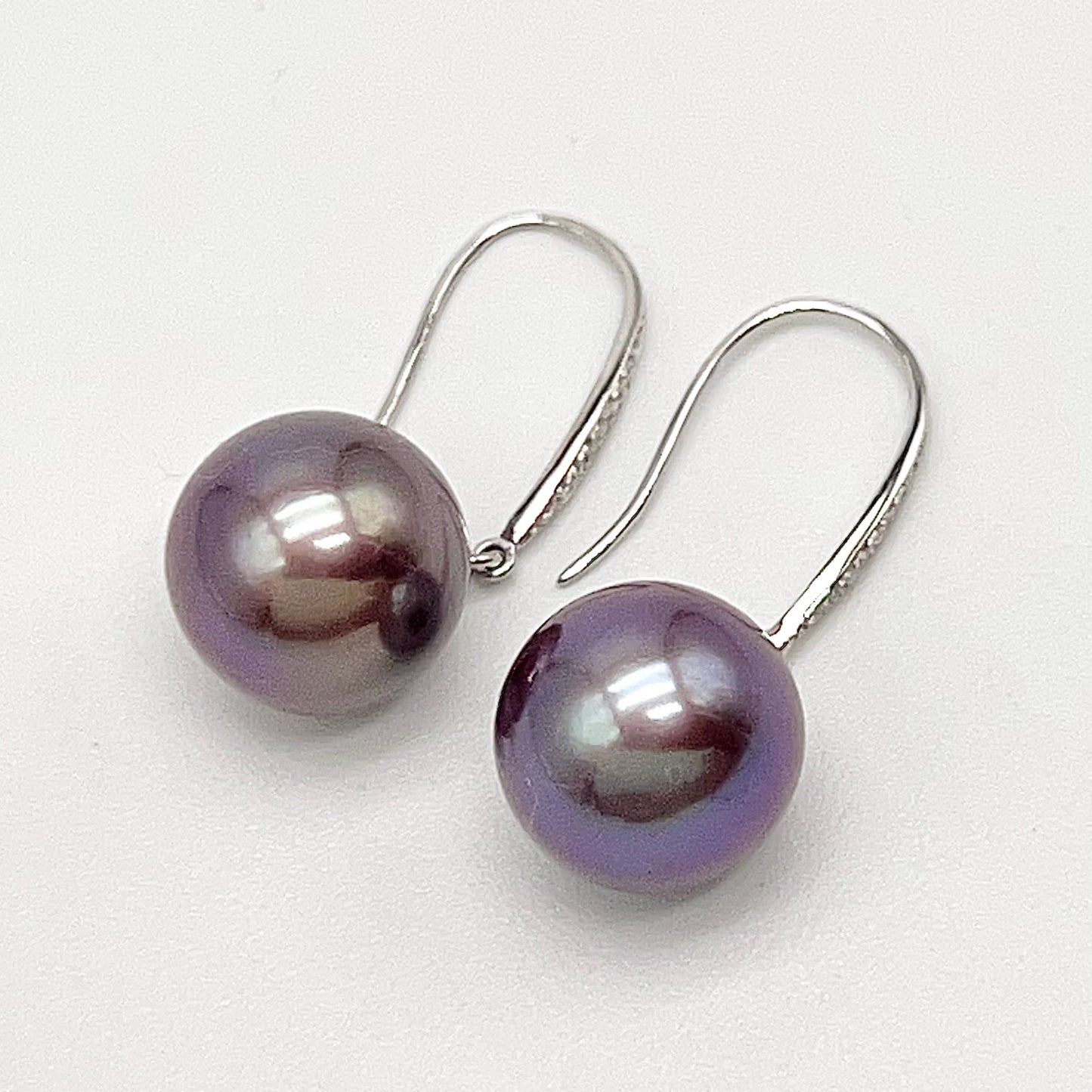 Classic. Metallic Purple Edison Pearl Earring Dangle in Platinum . PT900