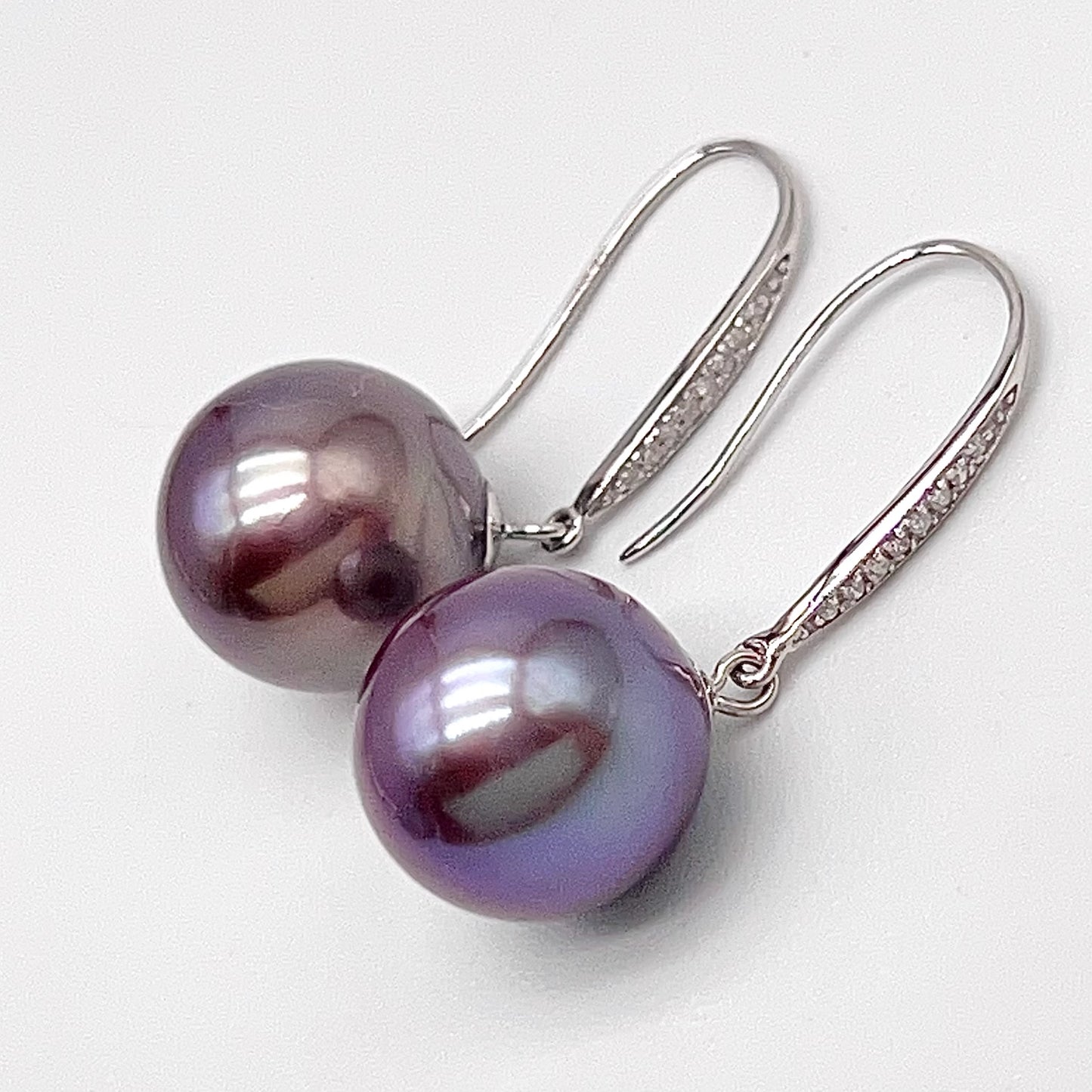 Classic. Metallic Purple Edison Pearl Earring Dangle in Platinum . PT900