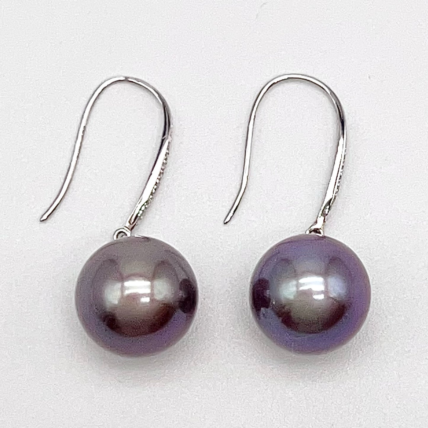 Classic. Metallic Purple Edison Pearl Earring Dangle in Platinum . PT900
