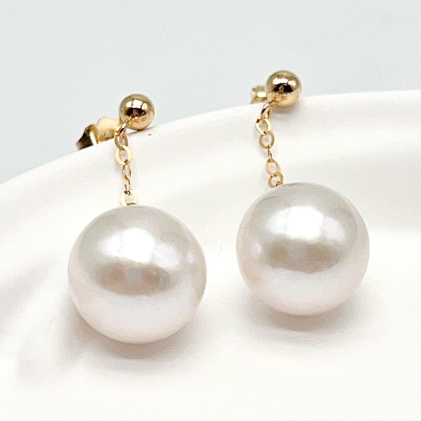 Swing Swing . Edison Pearl Earring Stud in 18K with Chain. White . Top Quality