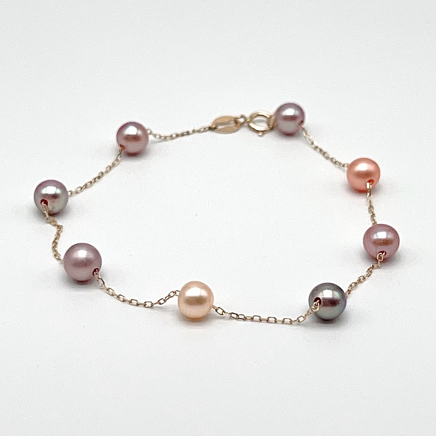 Star Light . Bracelet of Multi-Color Freshwater Pearl in Gold 18K. 5mm