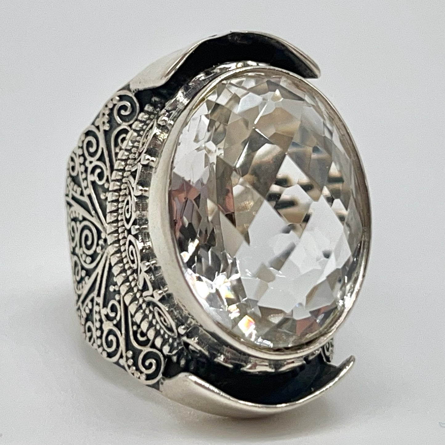 Retro Wind . Quartz Ring in Silver 925. Oval