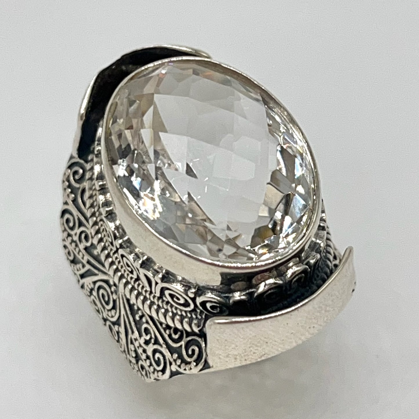 Retro Wind . Quartz Ring in Silver 925. Oval