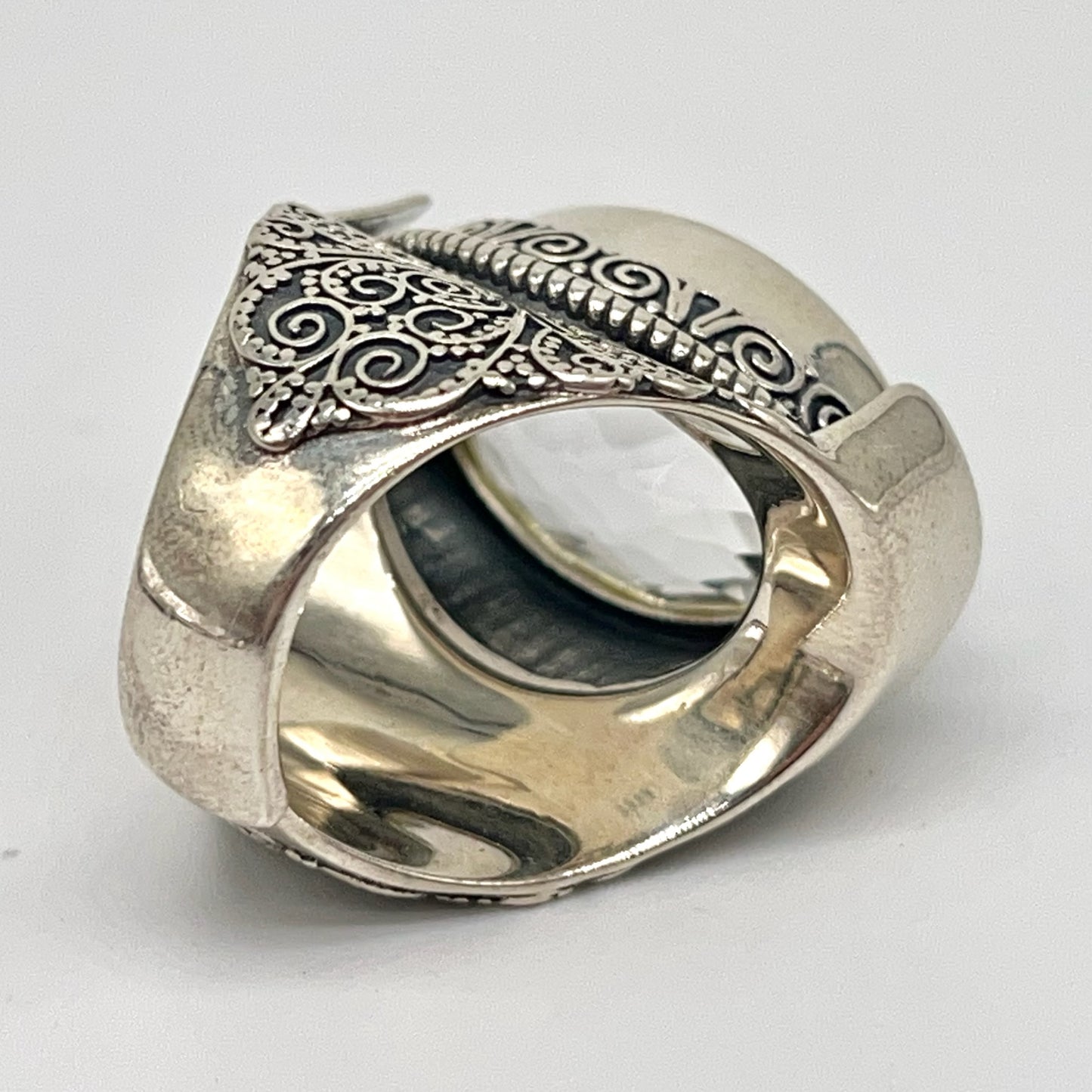 Retro Wind . Quartz Ring in Silver 925. Oval