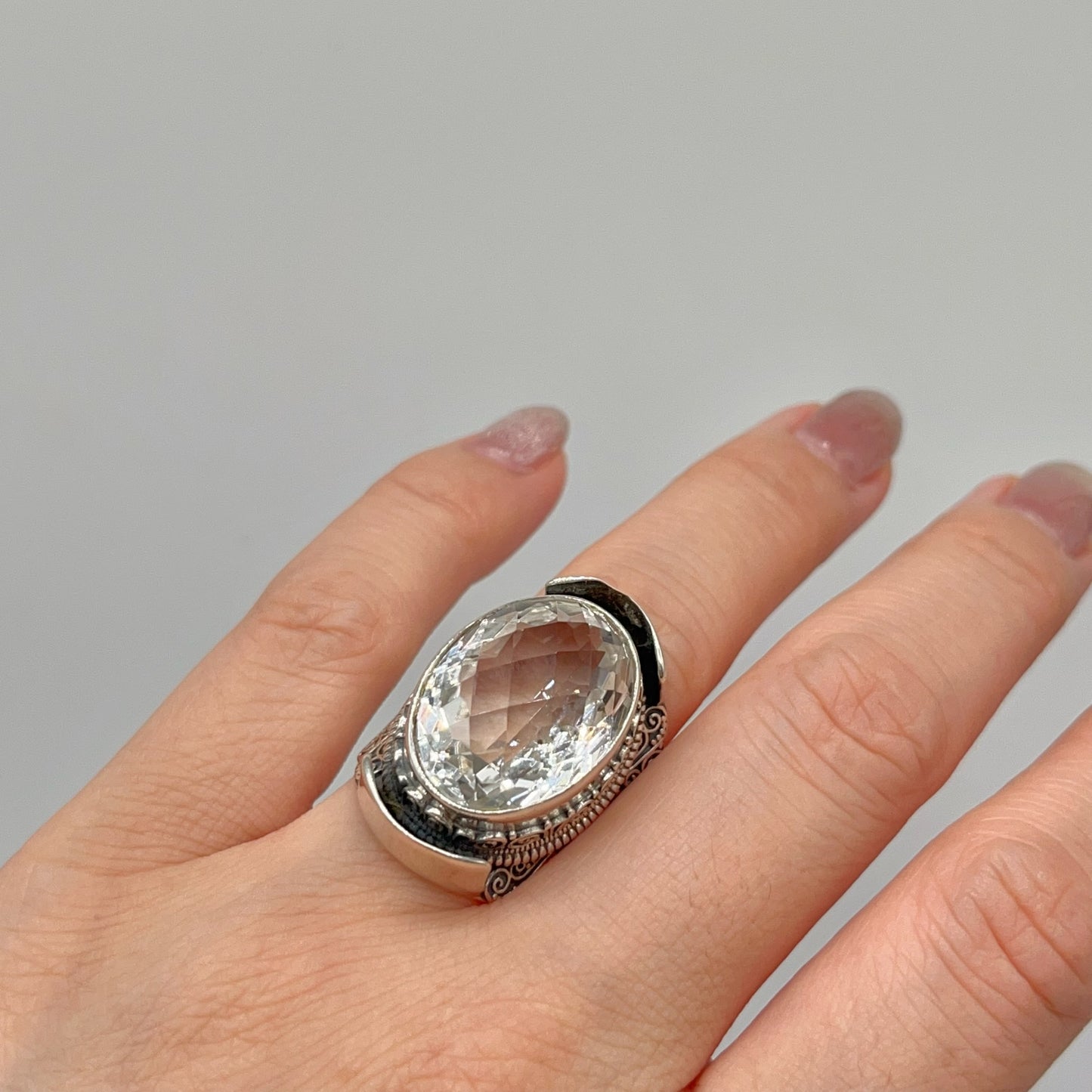 Retro Wind . Quartz Ring in Silver 925. Oval