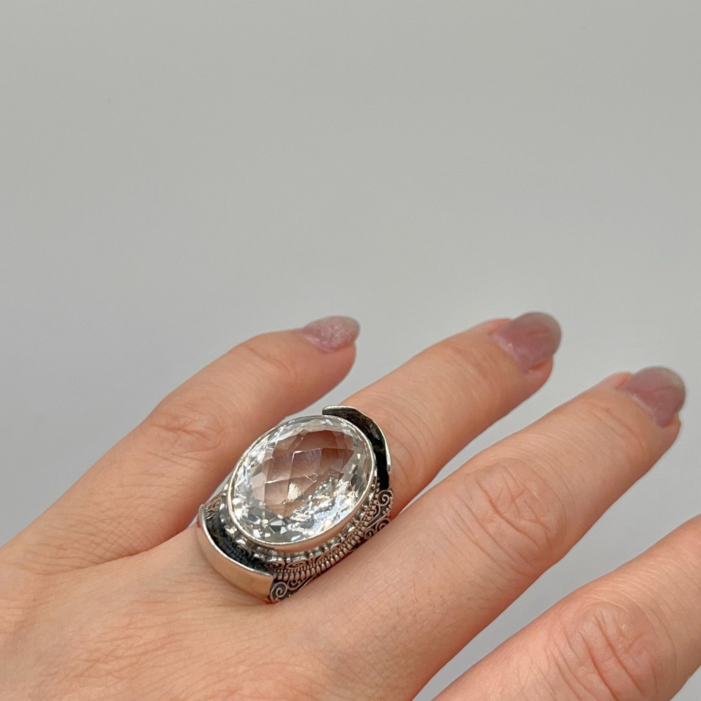 Retro Wind . Quartz Ring in Silver 925. Oval