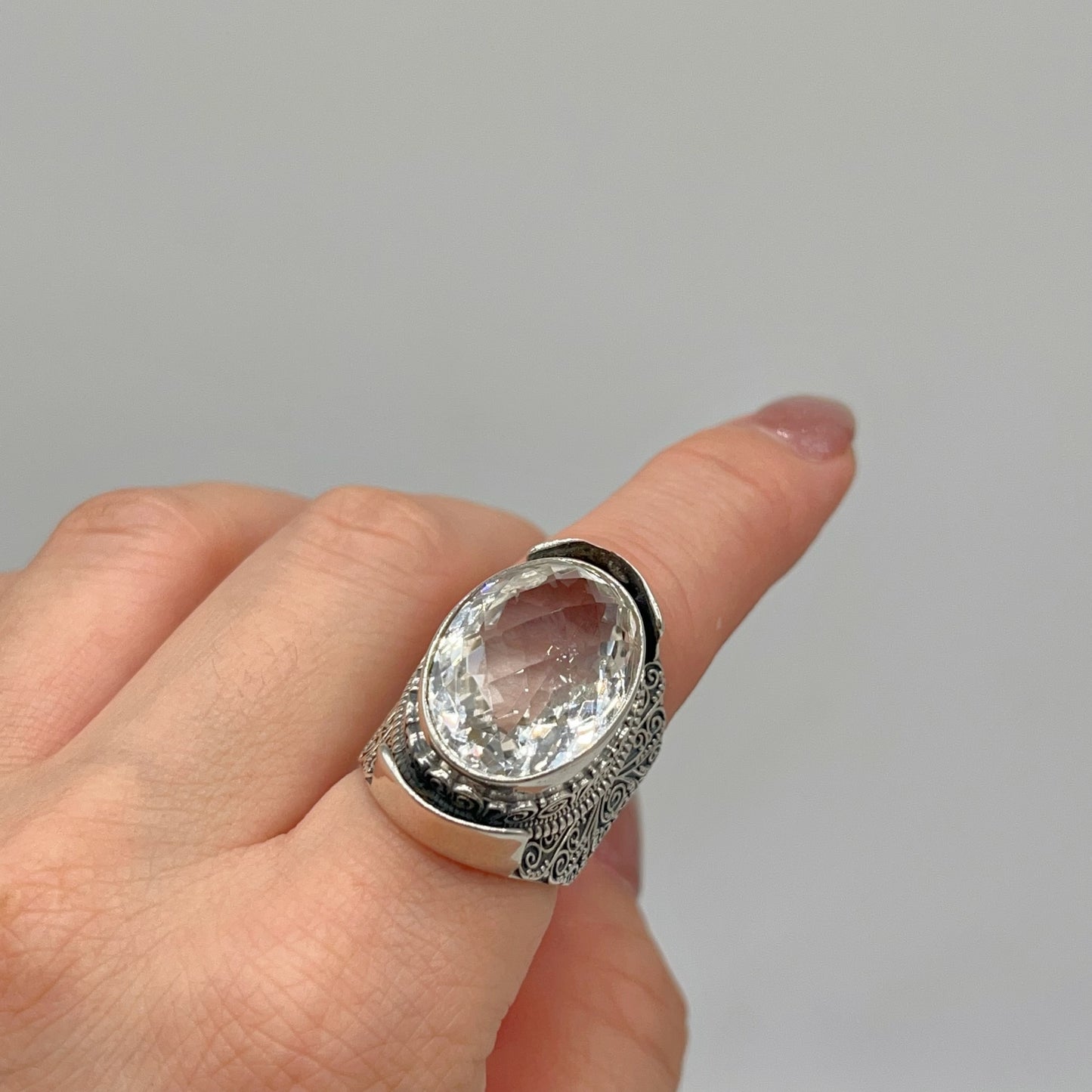 Retro Wind . Quartz Ring in Silver 925. Oval