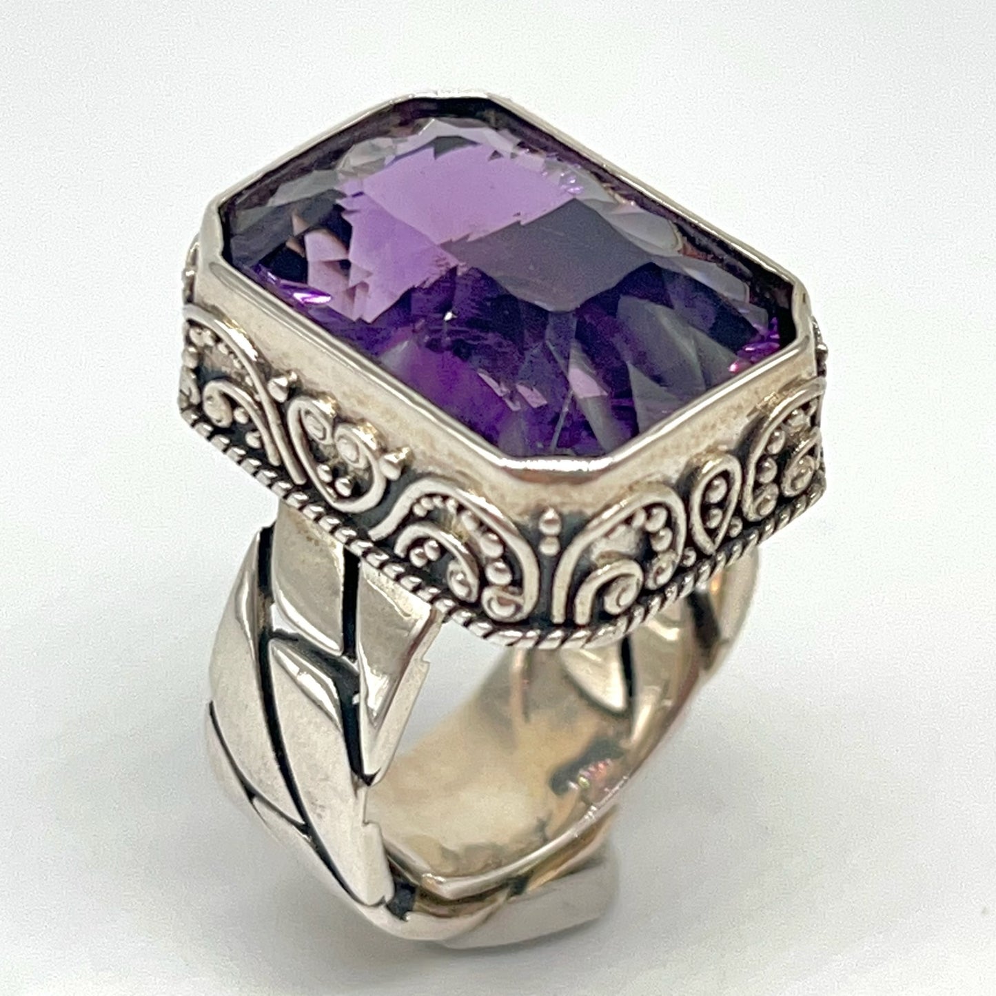 Retro Wind . Ring of Amethyst in Silver 925. Rectangle . Decorative Texture