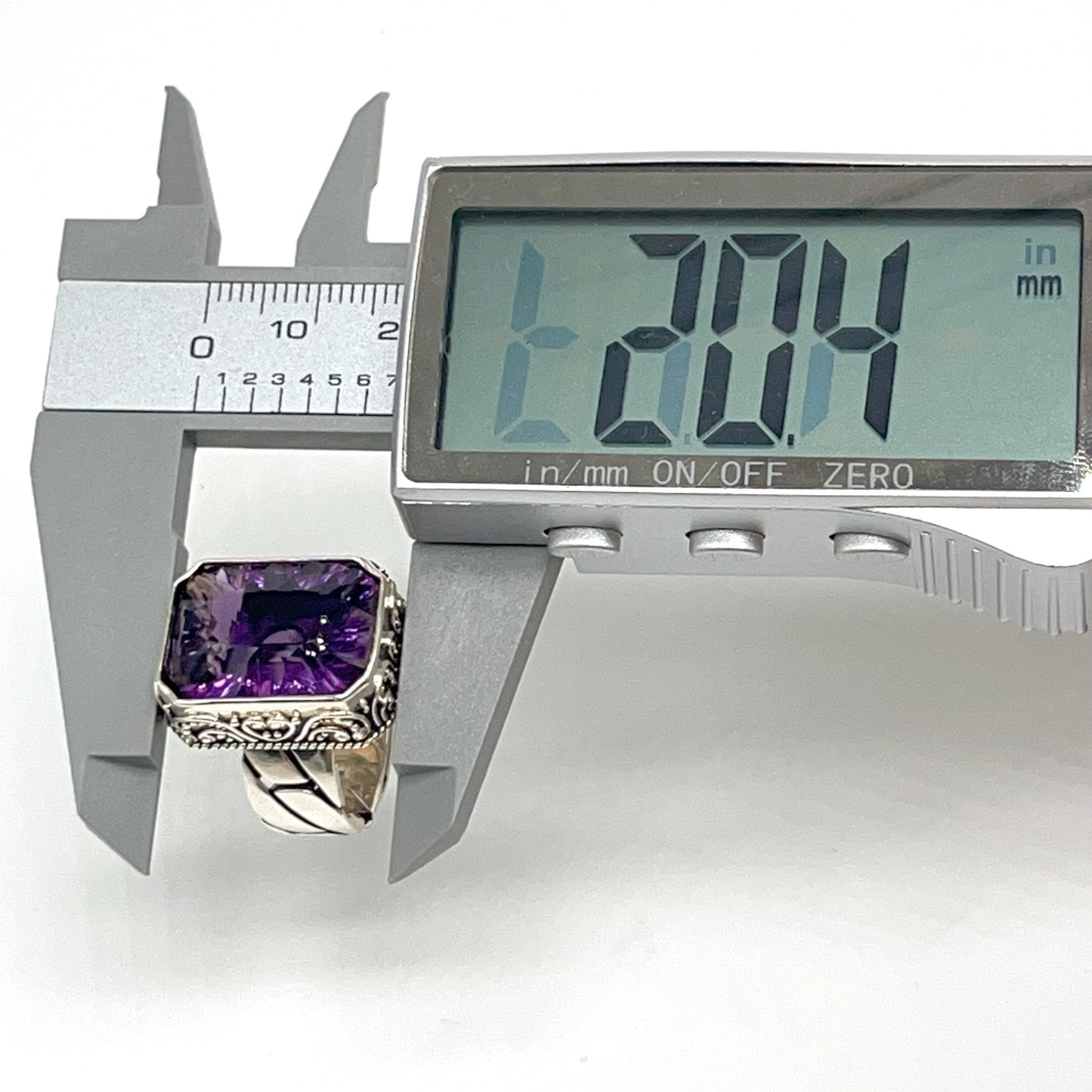 Retro Wind . Ring of Amethyst in Silver 925. Rectangle . Decorative Texture