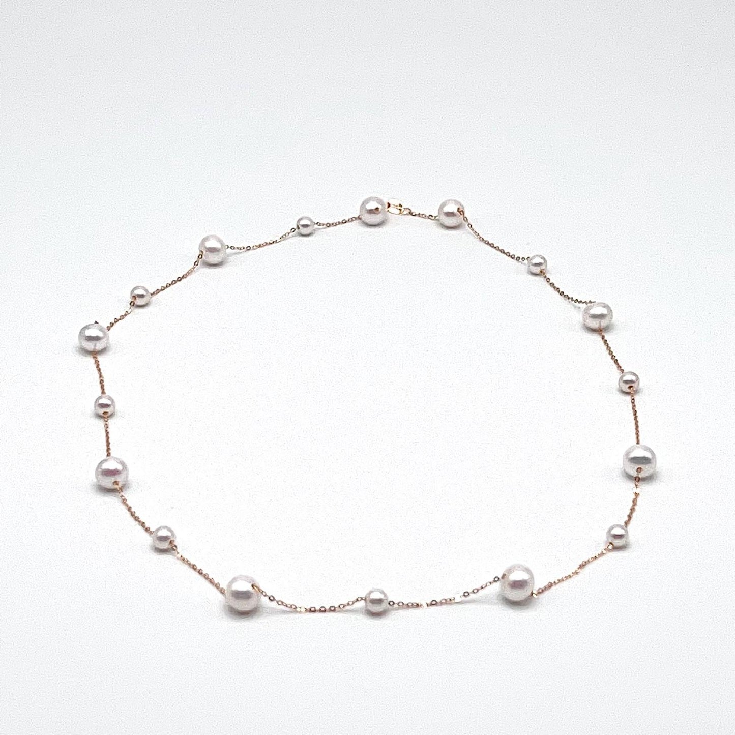 Starlight. 4-7mmWhite Pearl Necklace in 18K Gold