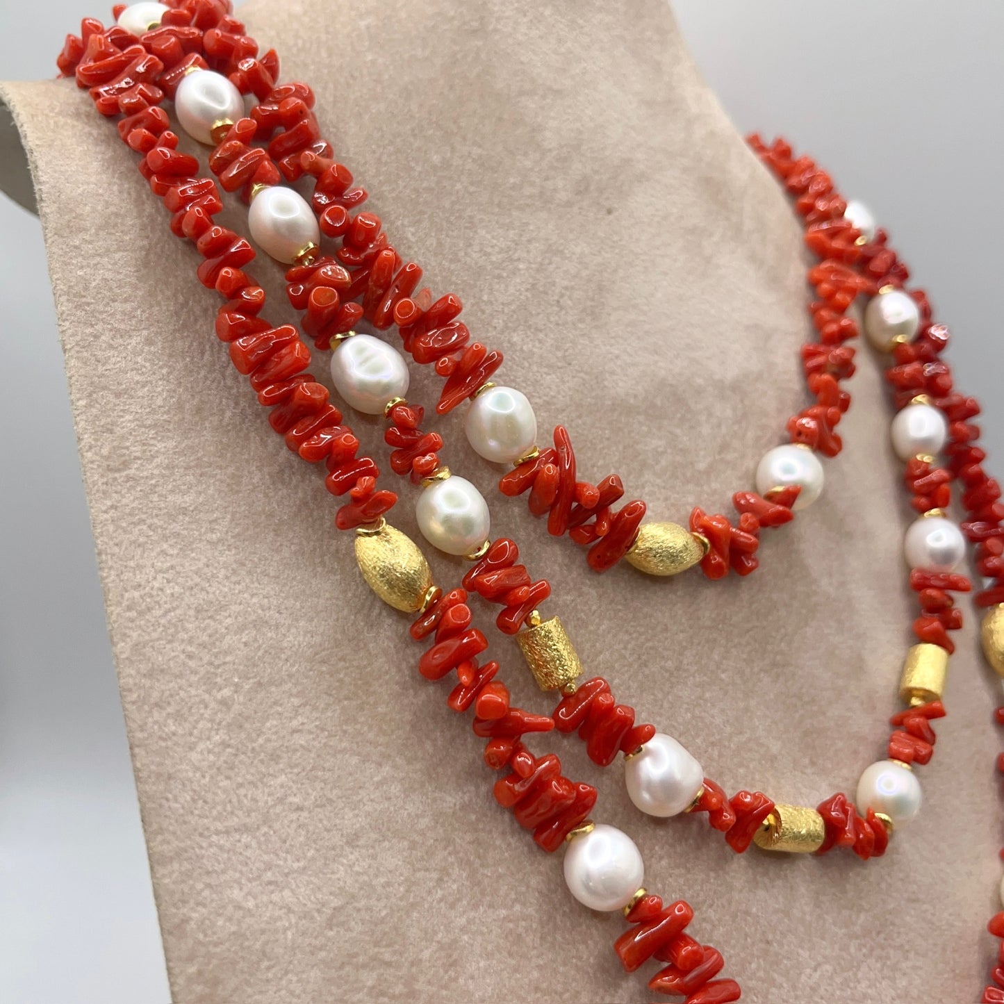 Italian Artisan Collection . Coral & Pearl 3 Layer Necklace in Silver 925 . Olive & Pillar