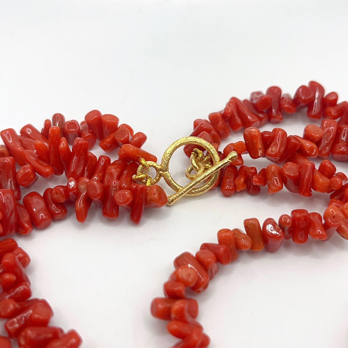 Italian Artisan Collection . Coral & Pearl 3 Layer Necklace in Silver 925 . Olive & Pillar