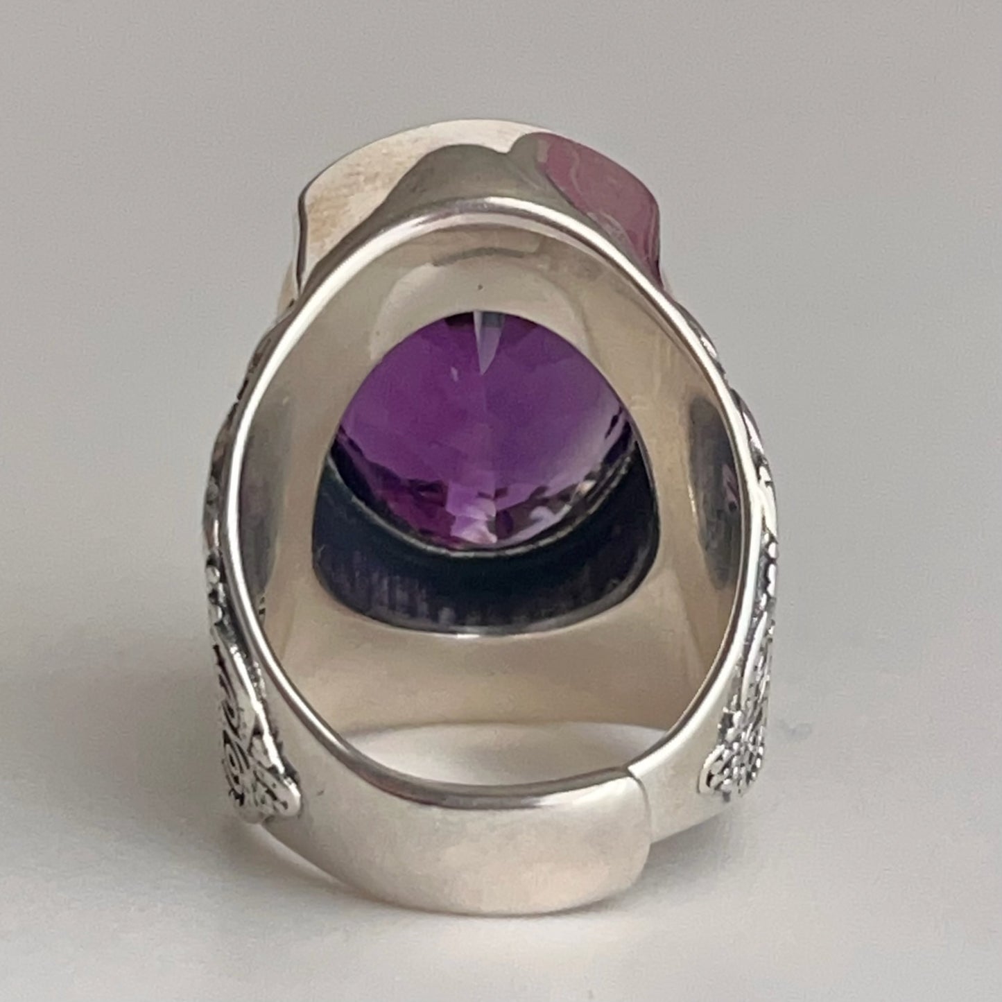 Retro Wind . Amethyst Ring in Silver 925. Oval