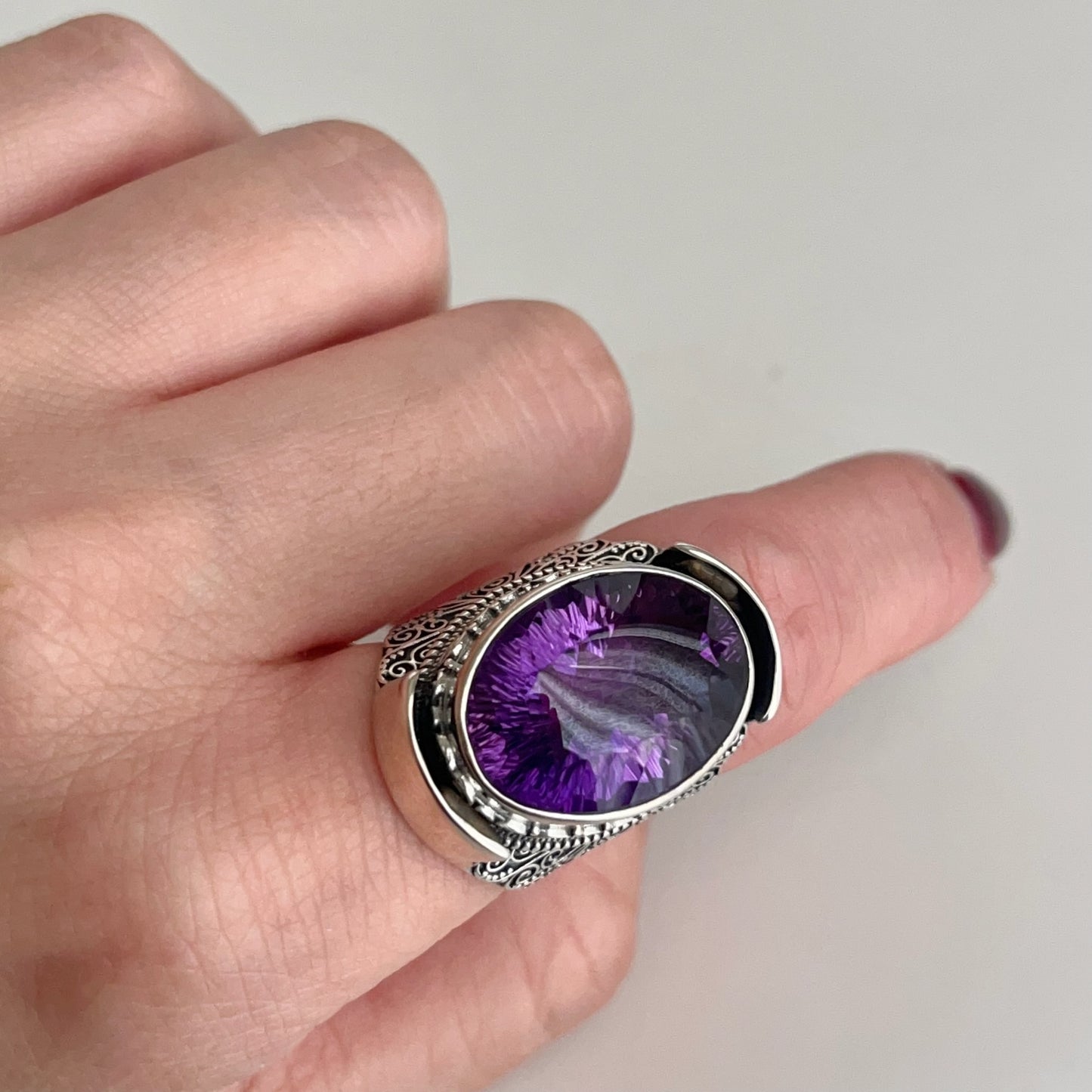 Retro Wind . Amethyst Ring in Silver 925. Oval