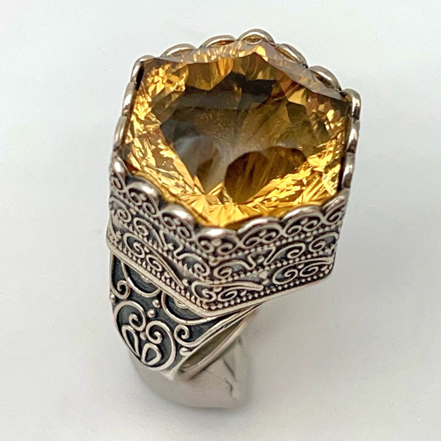 Retro Wind. Ring of Citrine in Silver 925. Hexagon