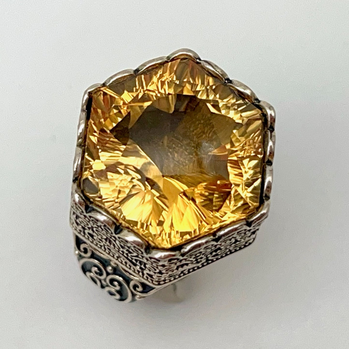 Retro Wind. Ring of Citrine in Silver 925. Hexagon