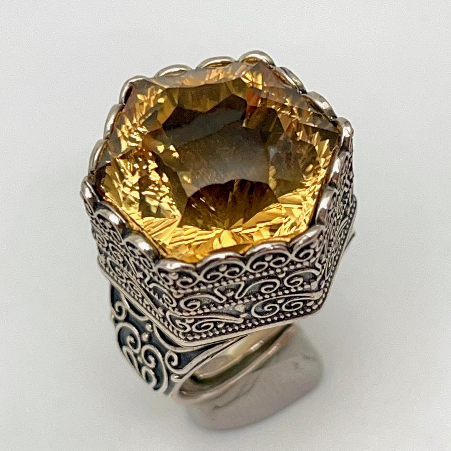 Retro Wind. Ring of Citrine in Silver 925. Hexagon