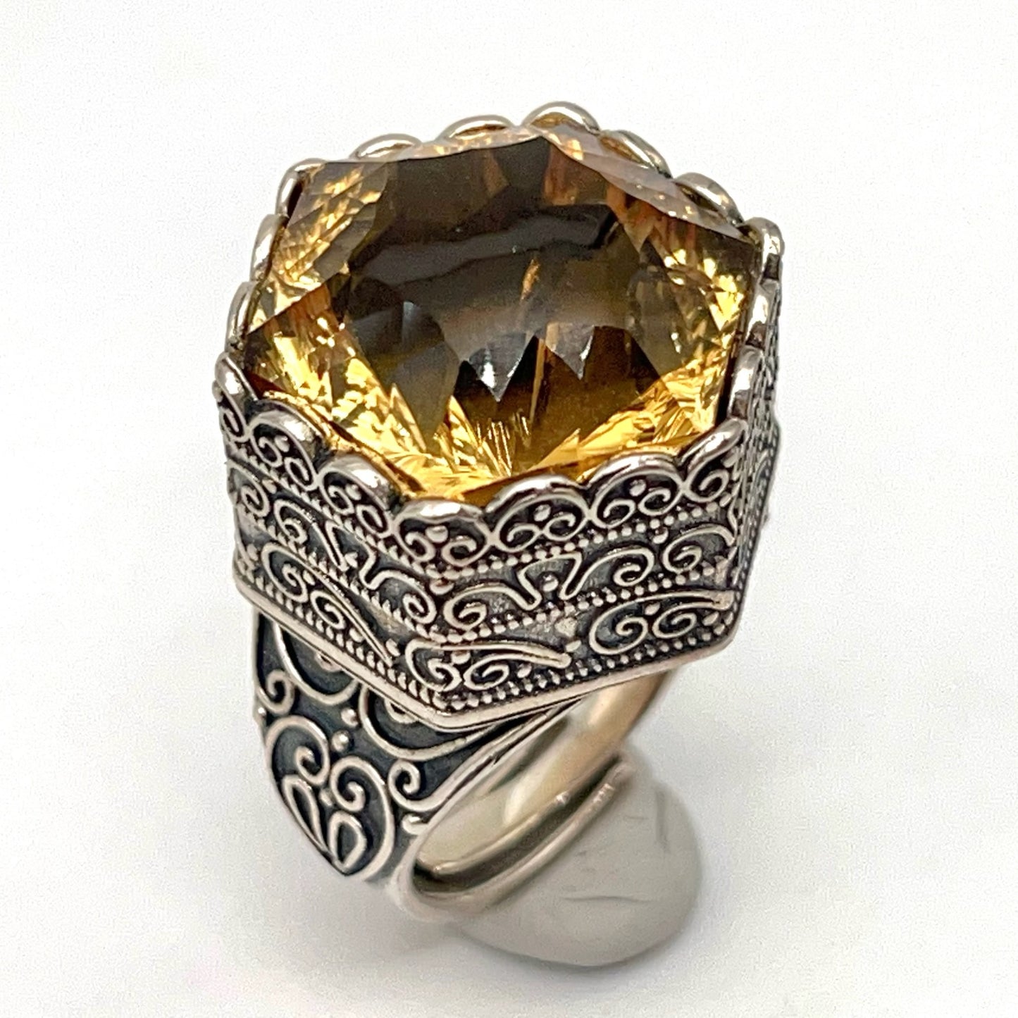 Retro Wind. Ring of Citrine in Silver 925. Hexagon