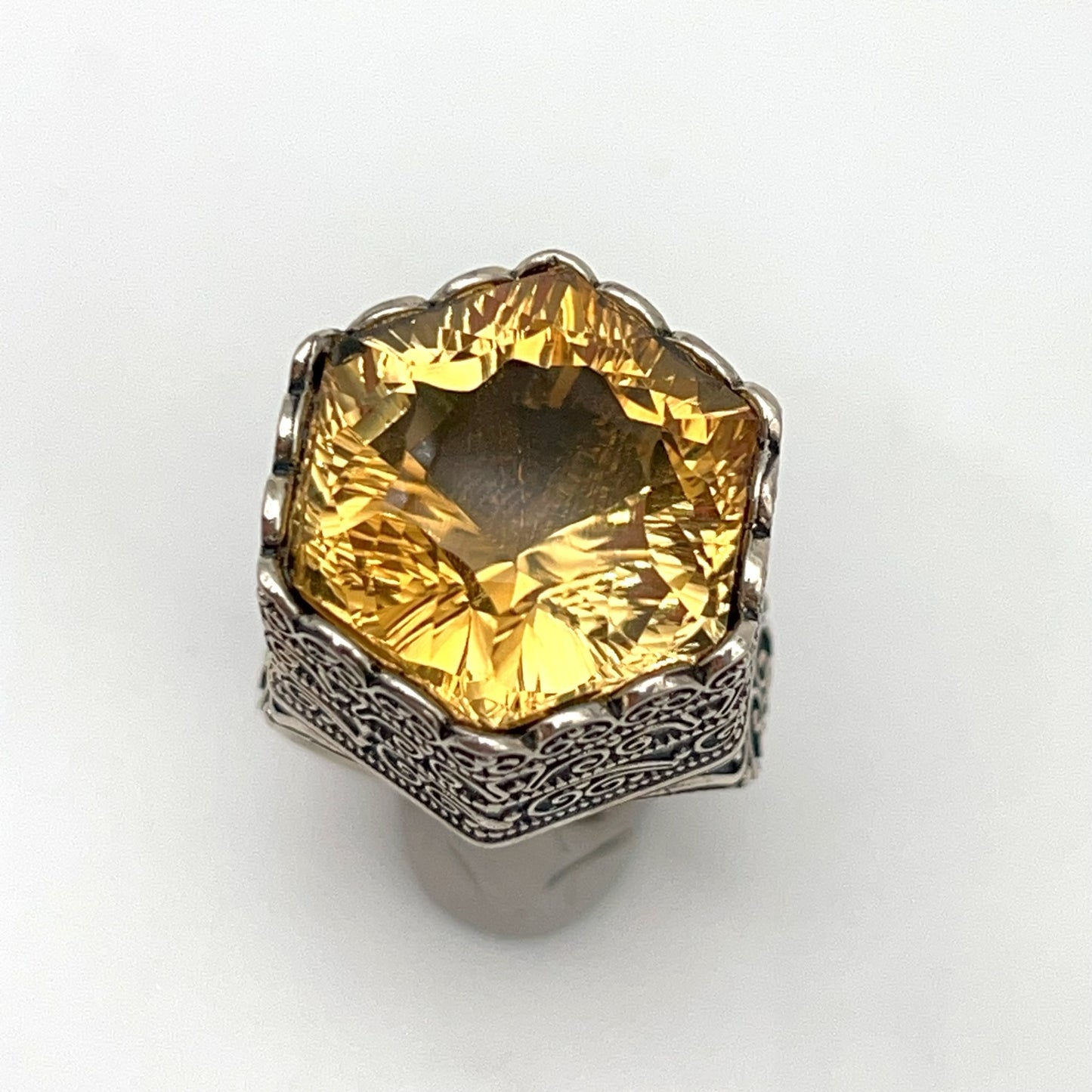 Retro Wind. Ring of Citrine in Silver 925. Hexagon