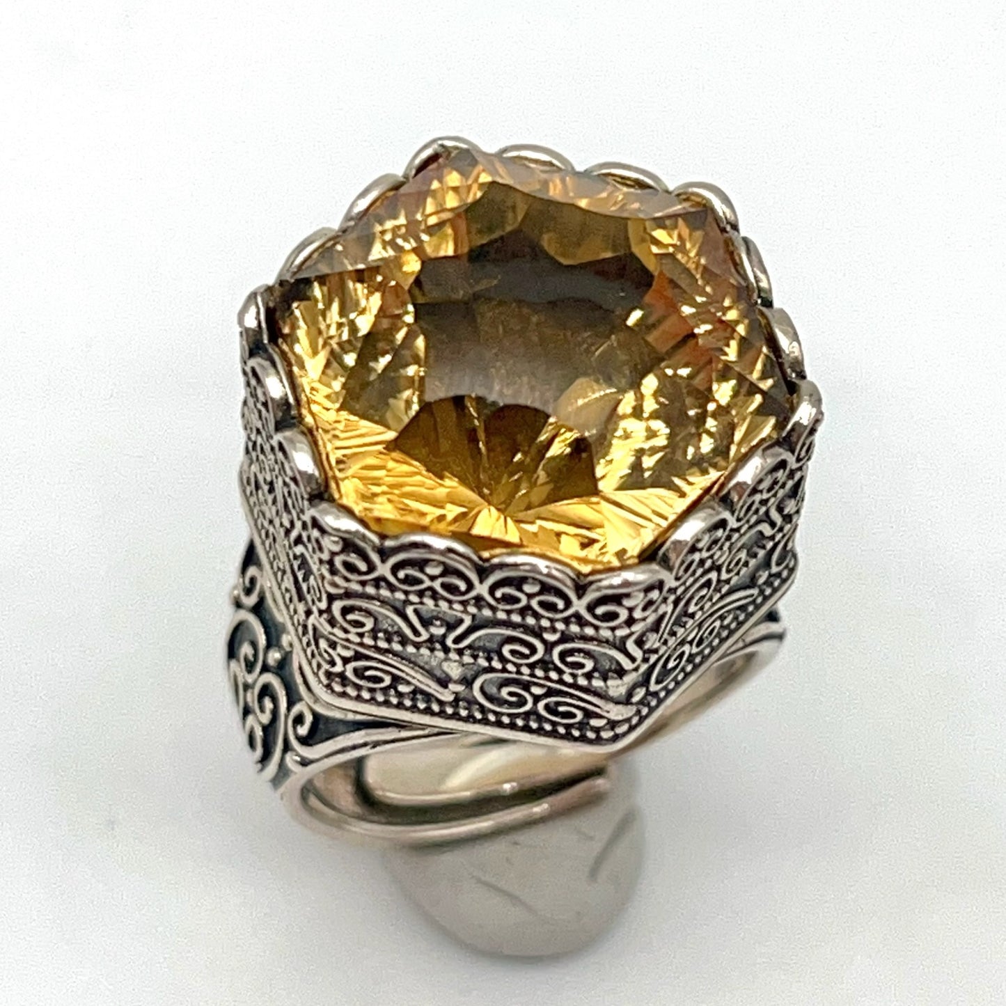 Retro Wind. Ring of Citrine in Silver 925. Hexagon