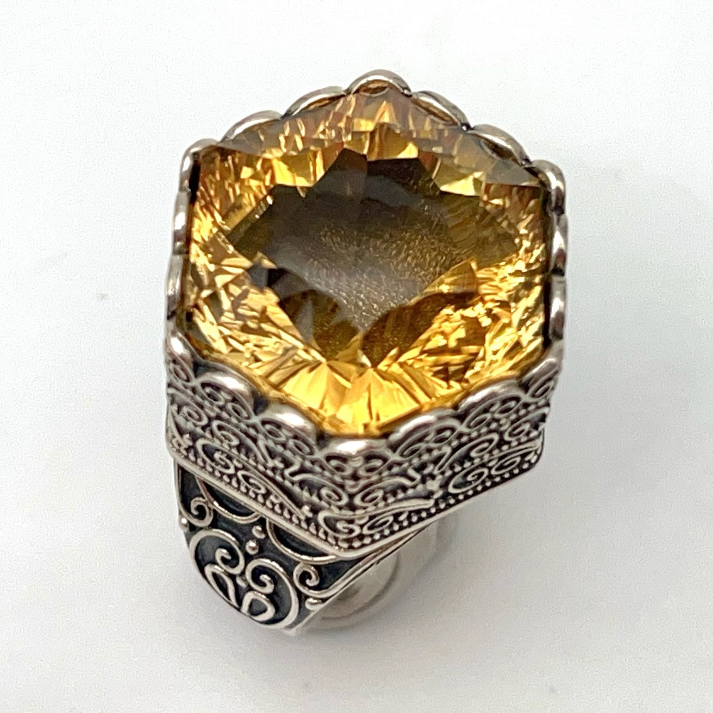 Retro Wind. Ring of Citrine in Silver 925. Hexagon