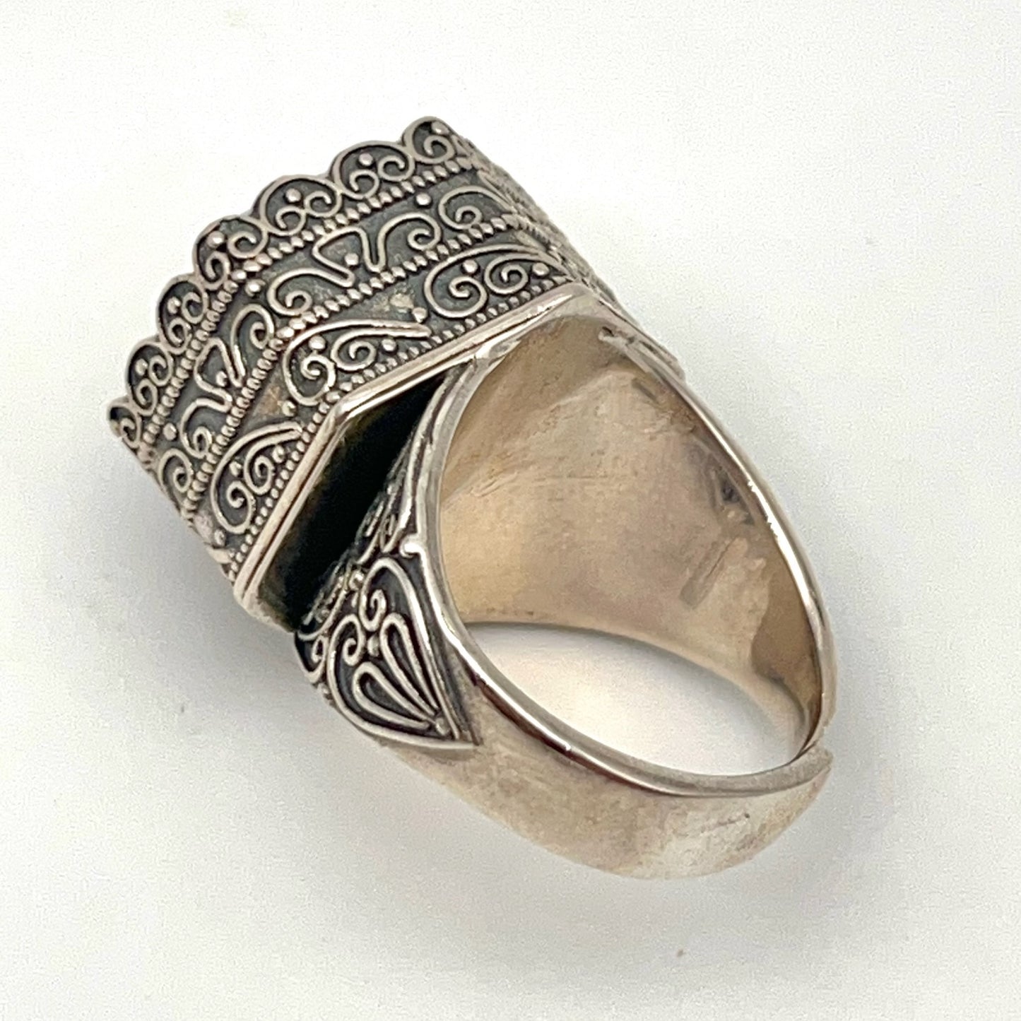 Retro Wind. Ring of Citrine in Silver 925. Hexagon
