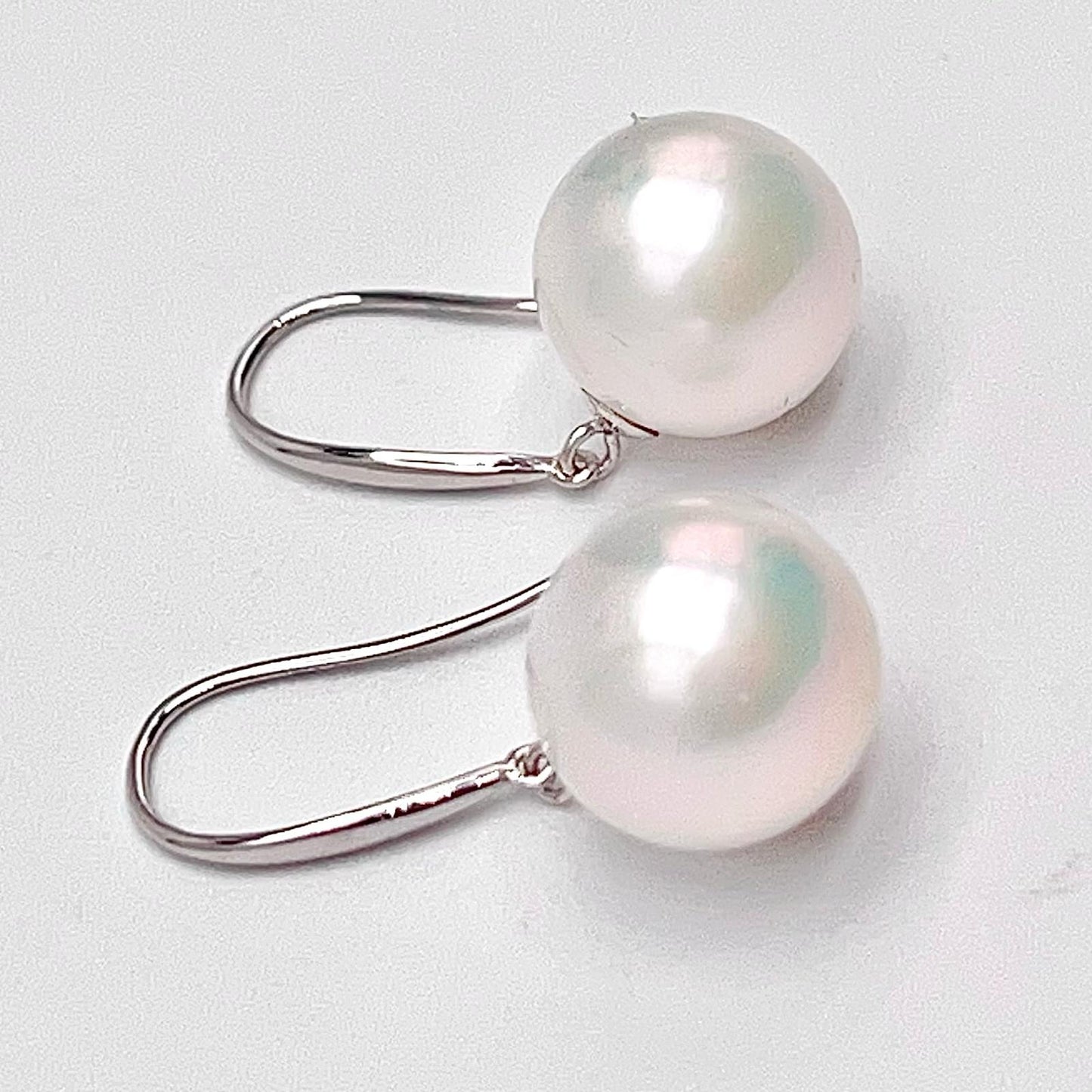 Classic.White Edison Pearl Earring Dangle in Platinum. PT900