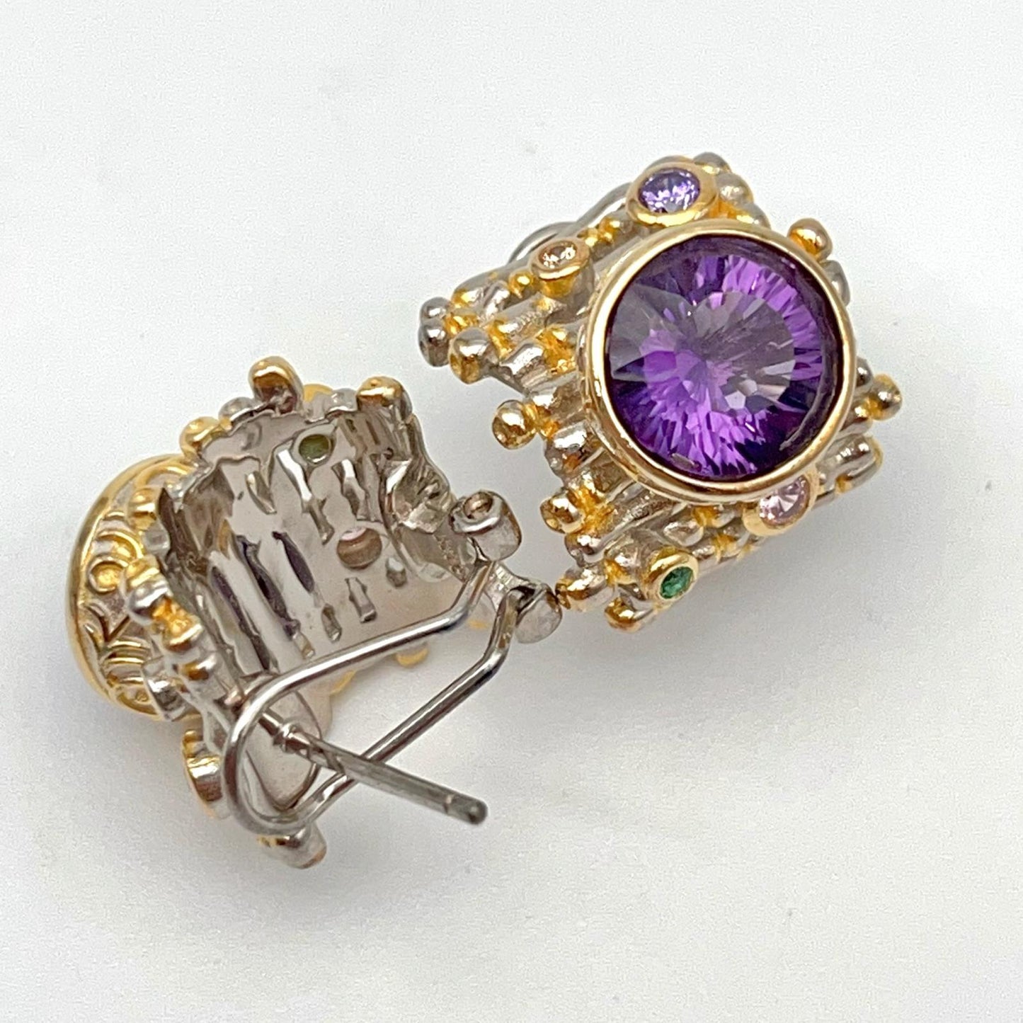 Retro Wind. Earring of Amethyst in Silver. Round. Multi-color Zircon