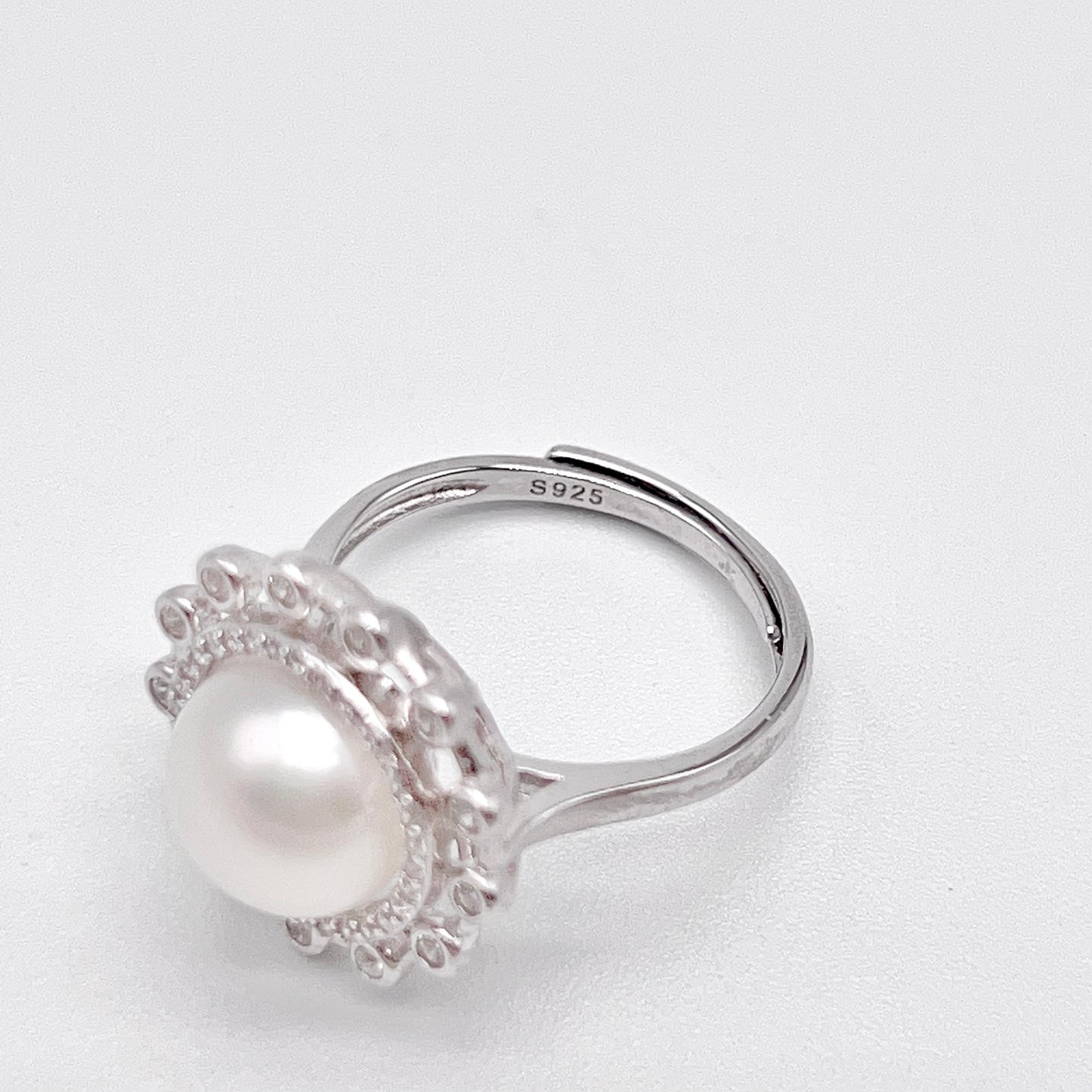 Retro Wind. Freshwater Pearl Earrings and Ring Set in silver 925. Round Spark 02