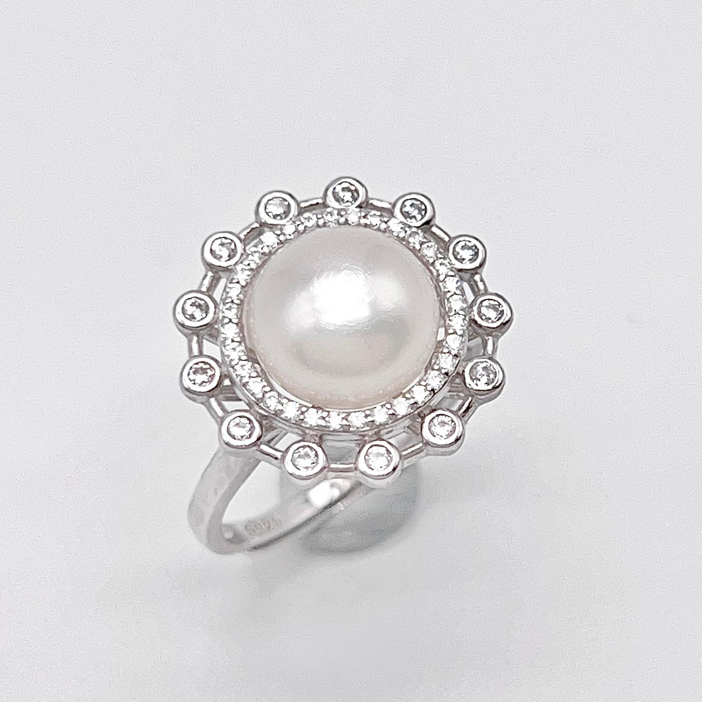 Retro Wind. Freshwater Pearl Earrings and Ring Set in silver 925. Round Spark 02