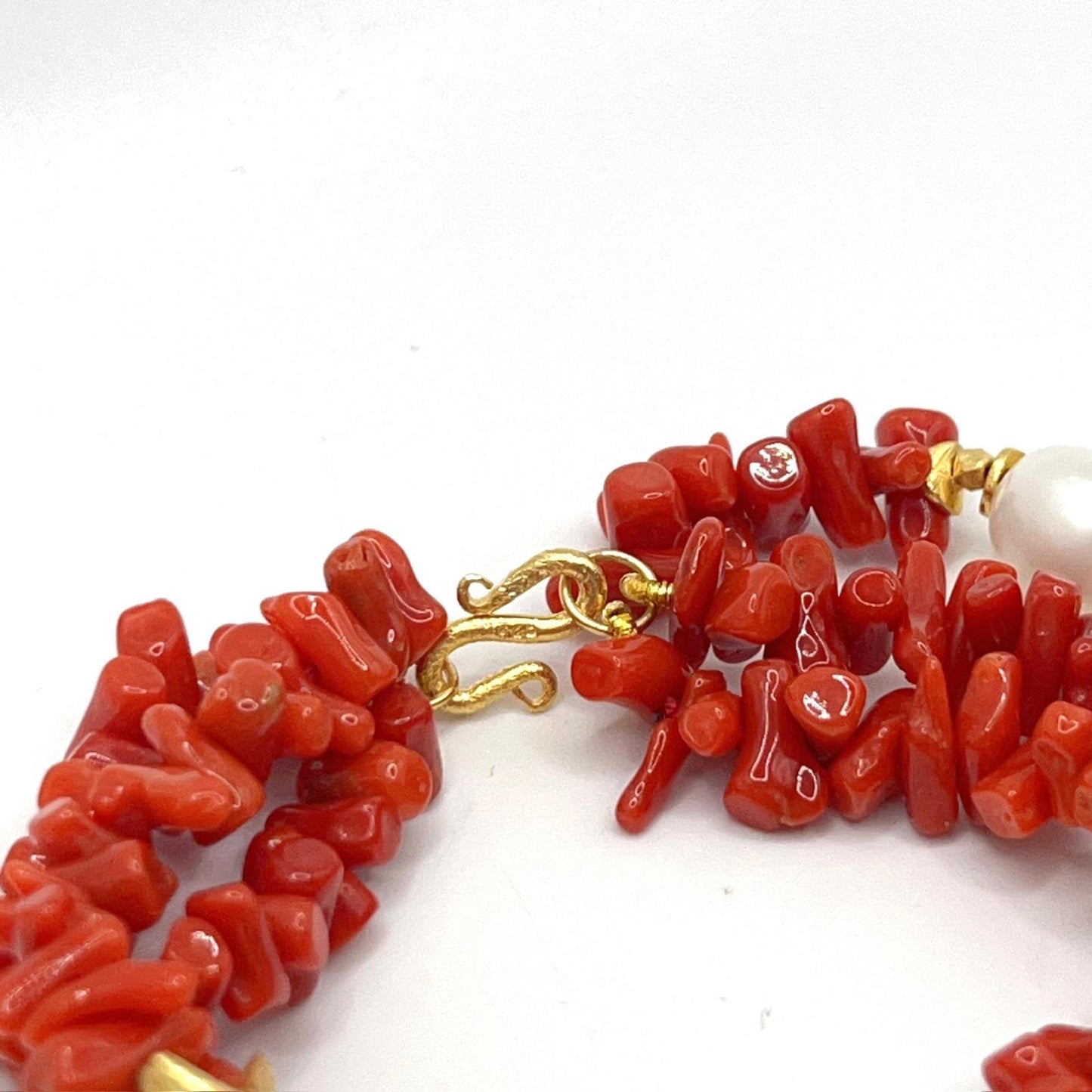 Italian Artisan Collection. Coral & Pearl Bracelet in Silver 925 With Sea-Inspired Elements