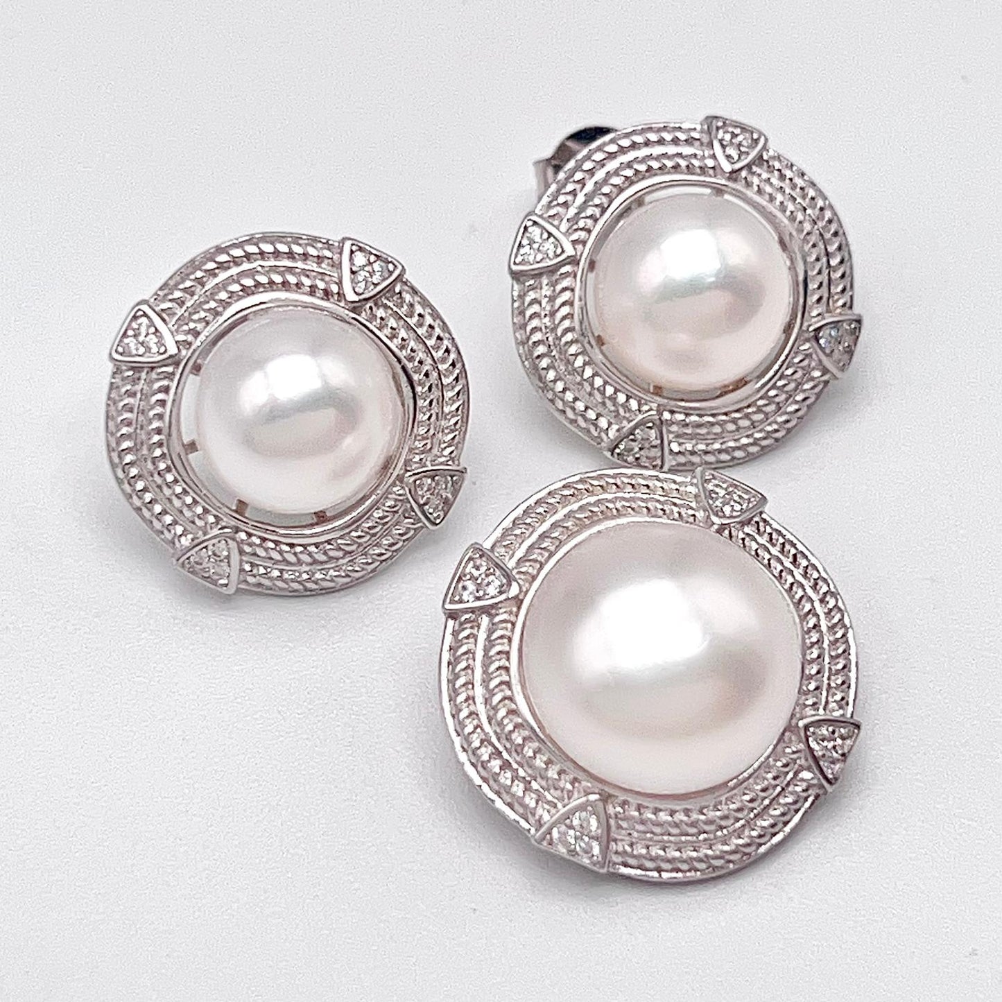 Retro Wind . Set of Pearl Earrings & Necklace in Silver 925 . Rope Button