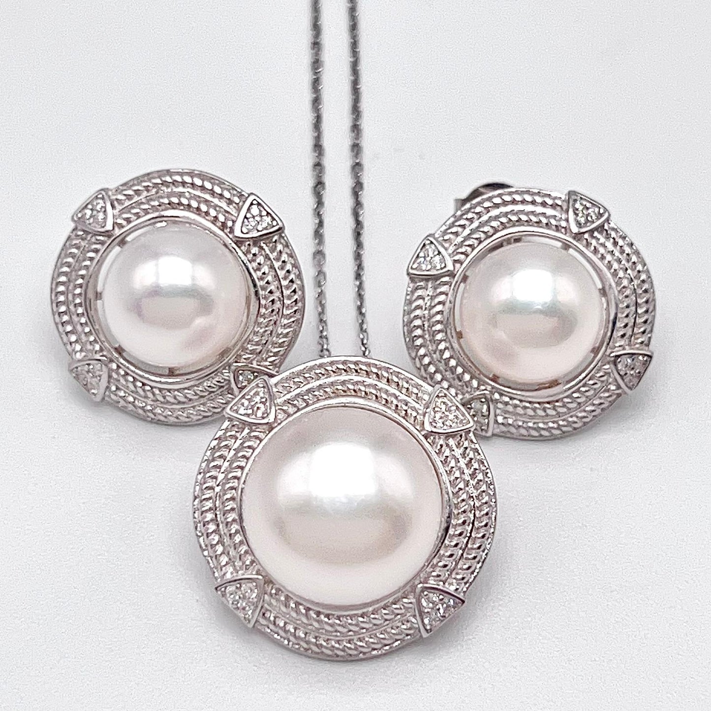 Retro Wind . Set of Pearl Earrings & Necklace in Silver 925 . Rope Button