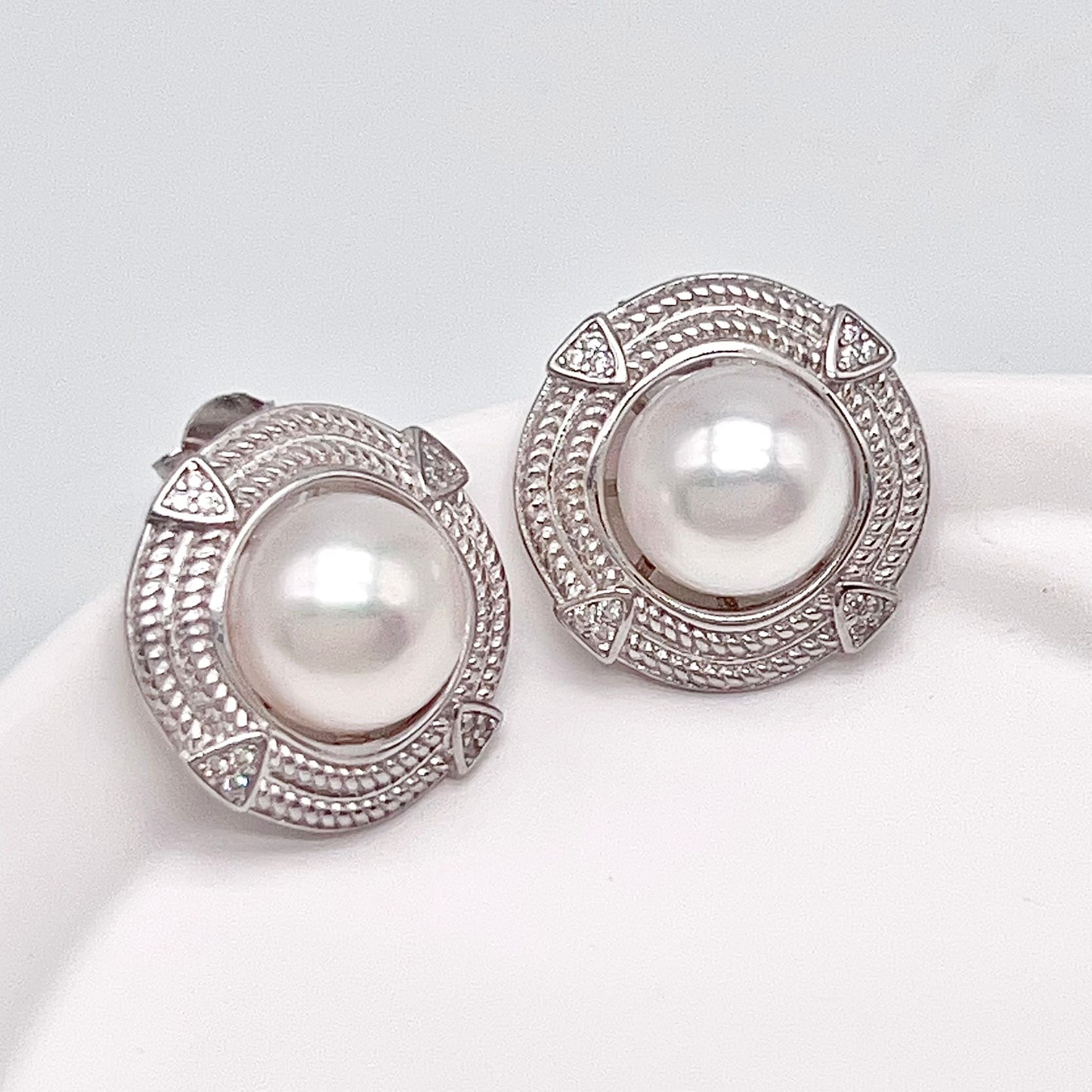 Retro Wind . Set of Pearl Earrings & Necklace in Silver 925 . Rope Button