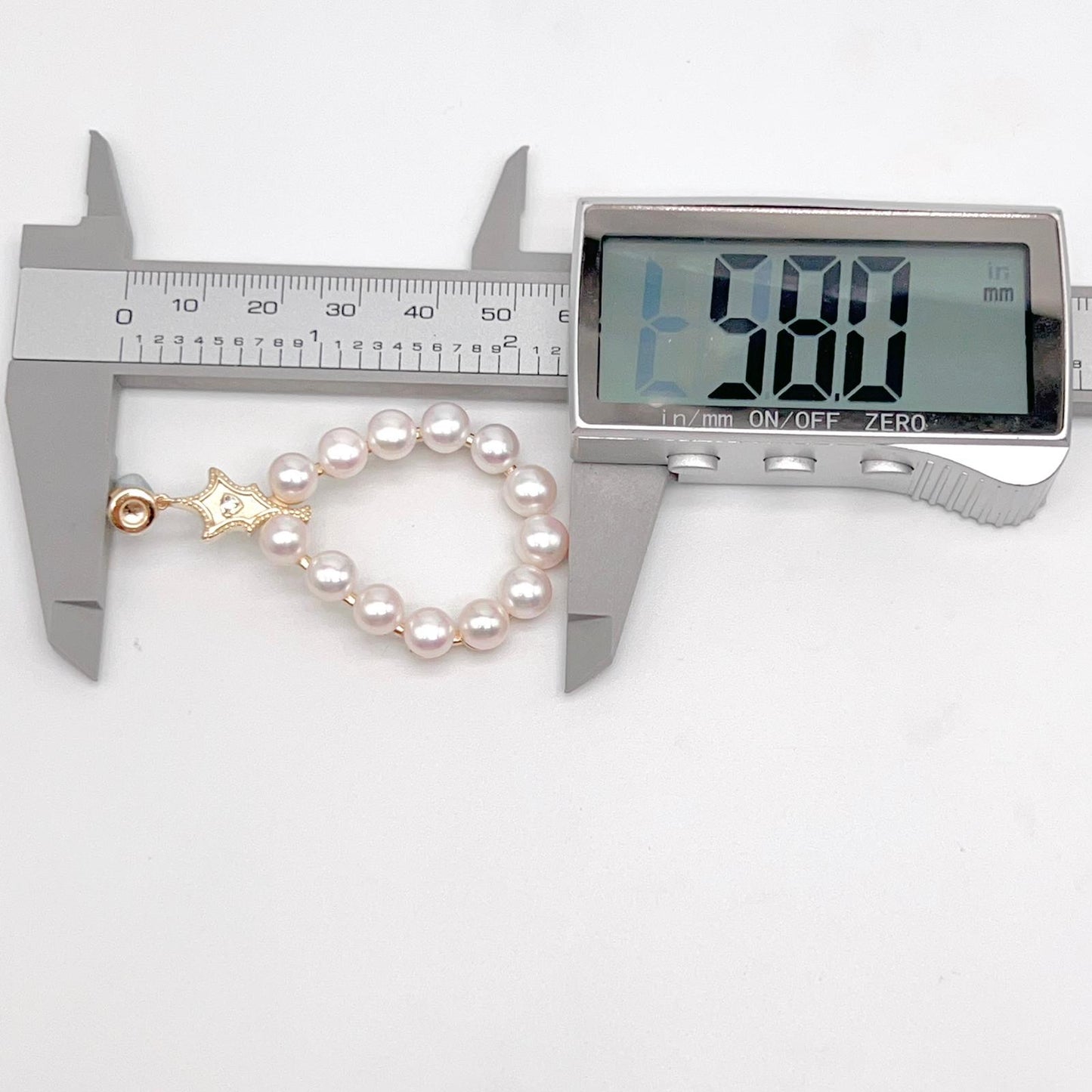 Antique Impression. Multi-pearl Earring in Silver 925. Swing Wreath