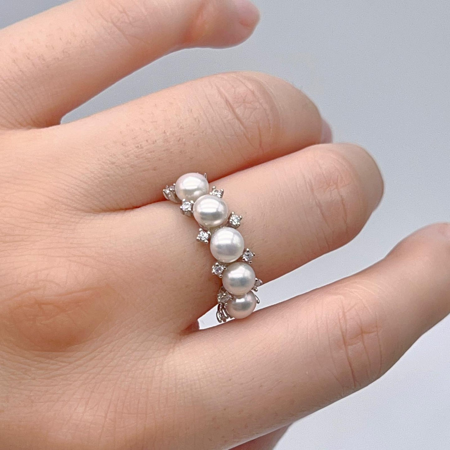Antique Impression. Multi-pearl Ring and Earrings Set in Silver 925. Wreath