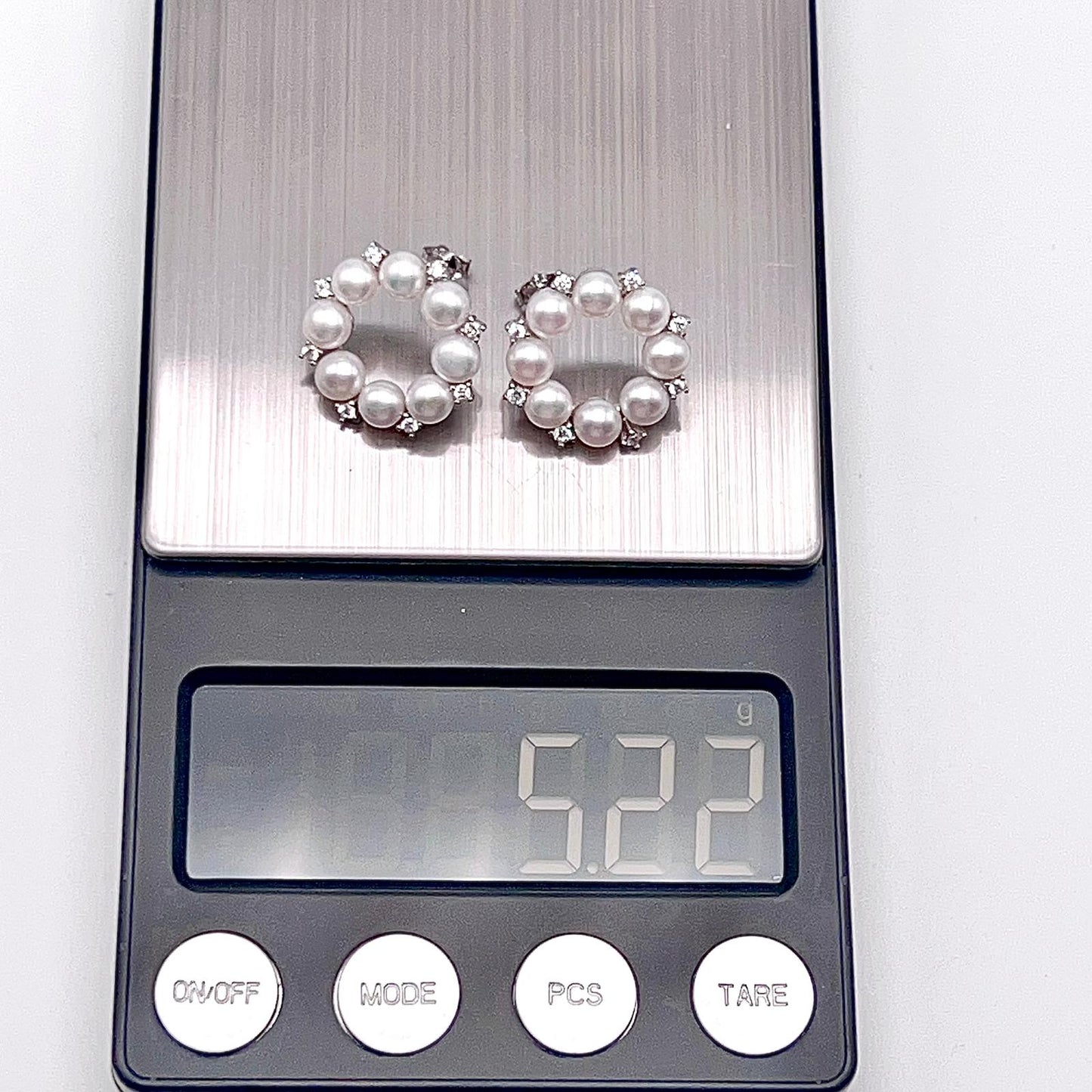 Antique Impression. Multi-pearl Ring and Earrings Set in Silver 925. Wreath