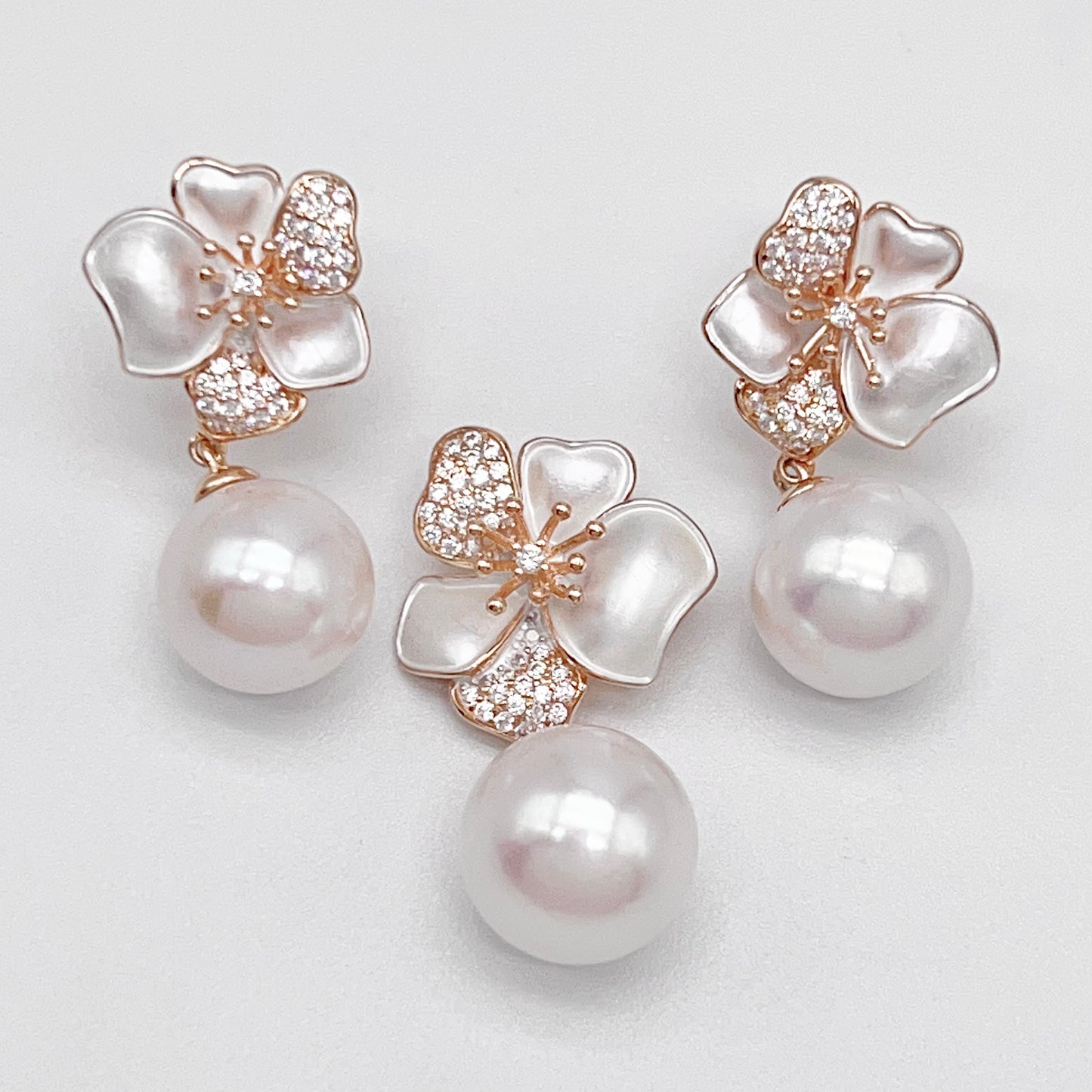 Contemporary Cocktail. Top Quality Pearl Earring and Necklace Set in Silver 925. White Azalea