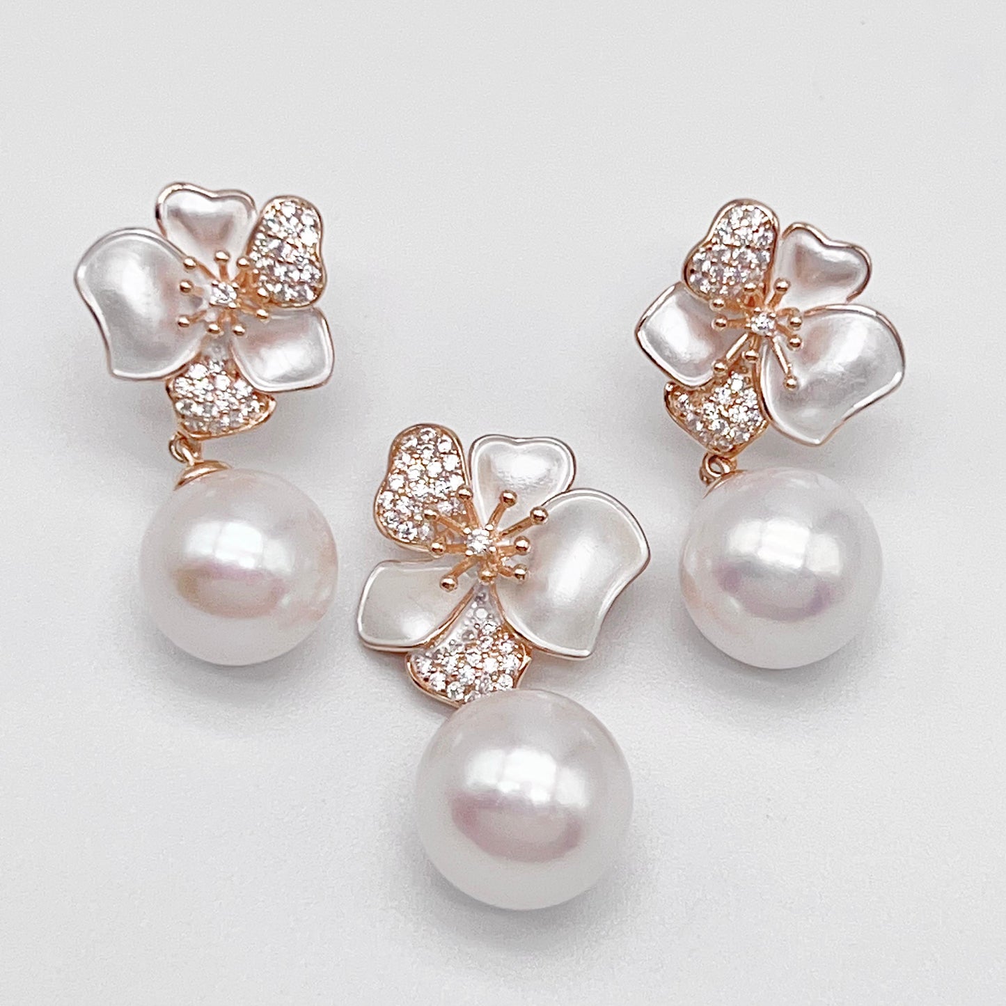 Contemporary Cocktail. Top Quality Pearl Earring and Necklace Set in Silver 925. White Azalea